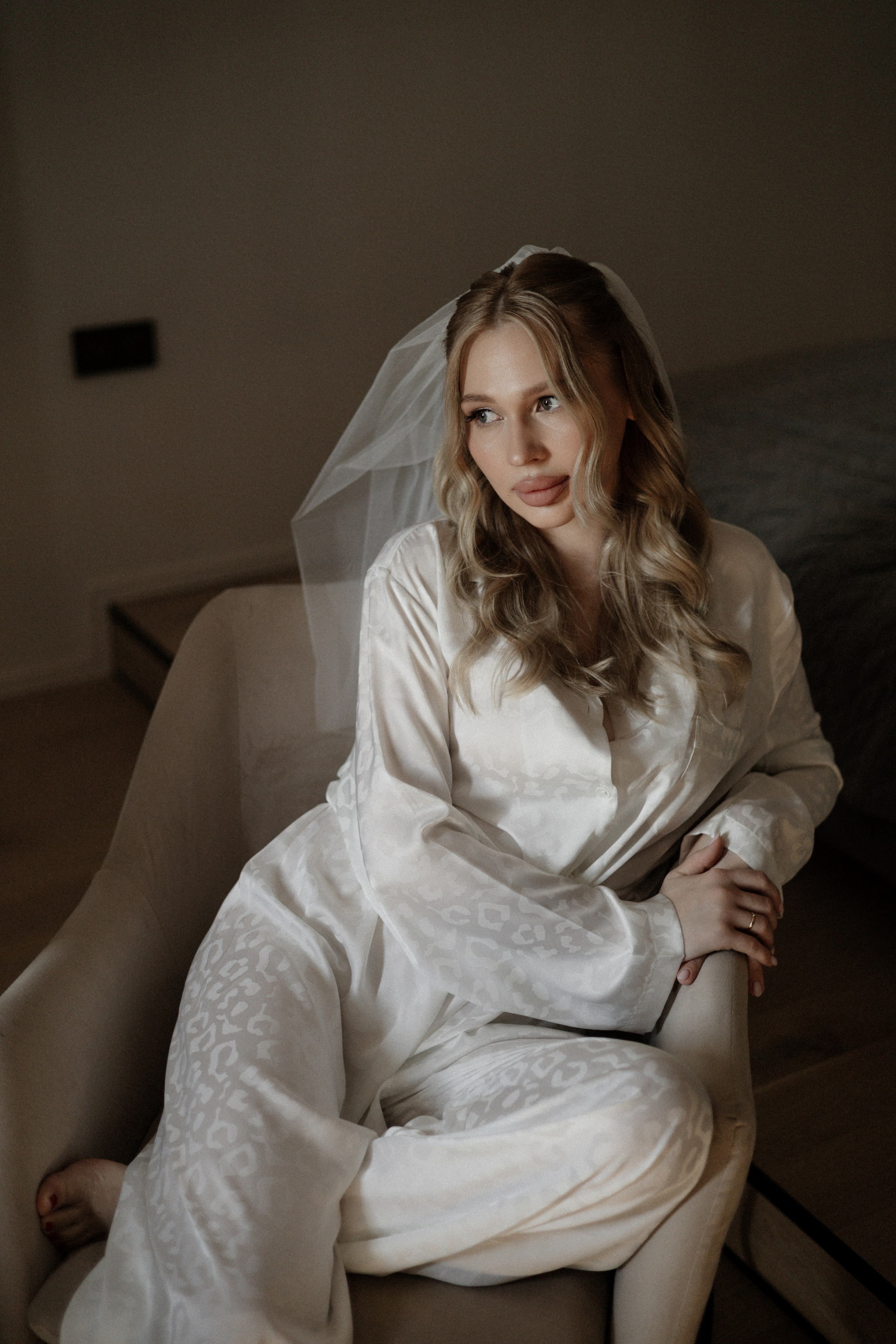 Арина и Дима. Сборы, роспись и прогулка. Свадебный и портретный фотограф в Москве Анастасия Масюк