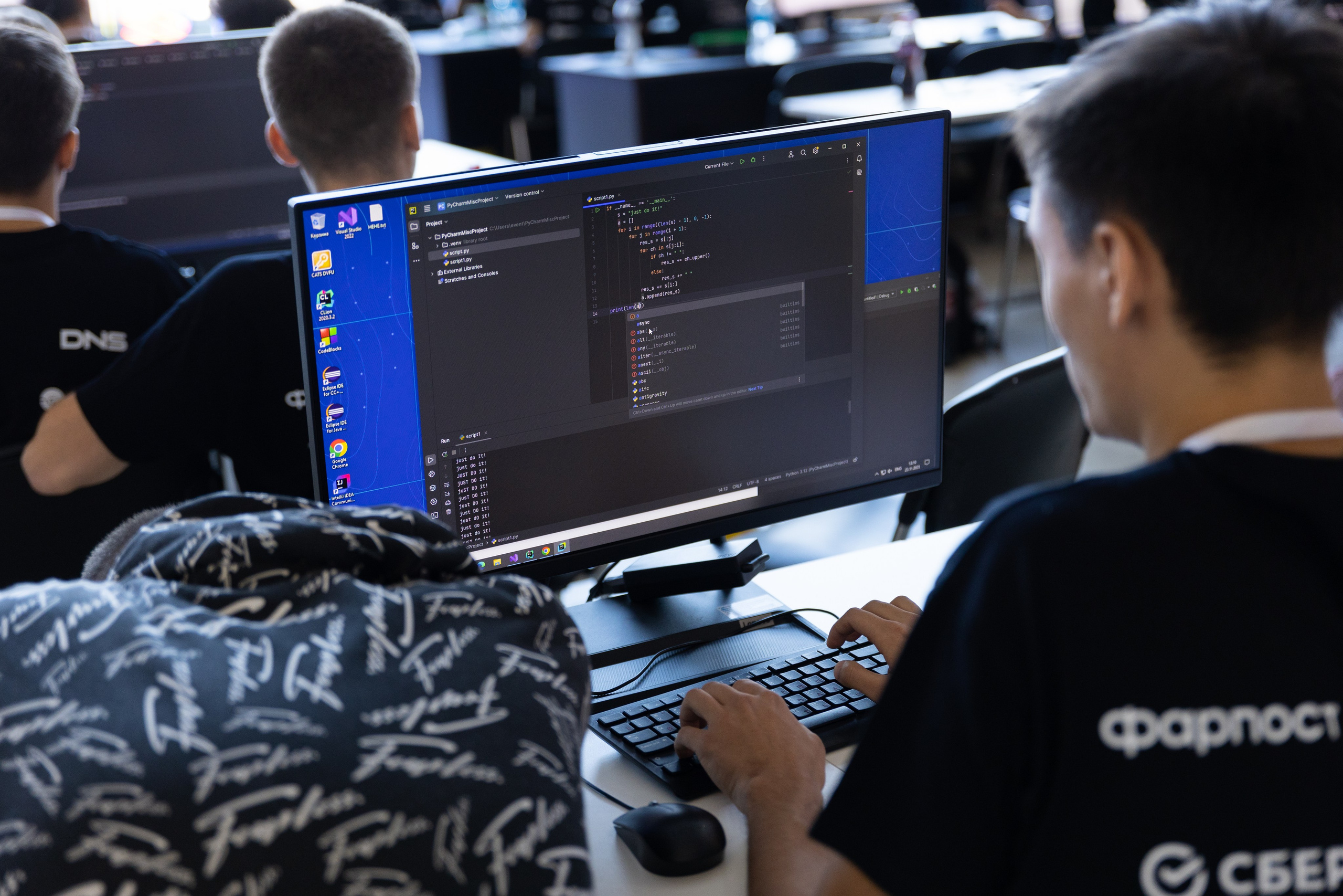 ICPC 2025 / Спортивное программирование. Олег Катакинов| Репортажный фотограф в городе у моря (Владивосток)