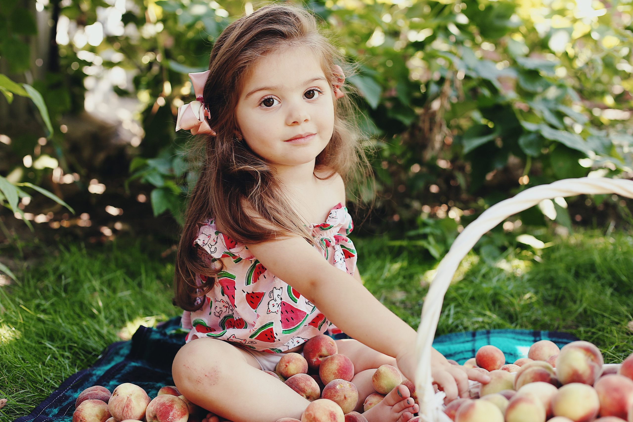 Эмили. Персики. Фотограф Пирумян Анна. г. Сургут, г. Воронеж