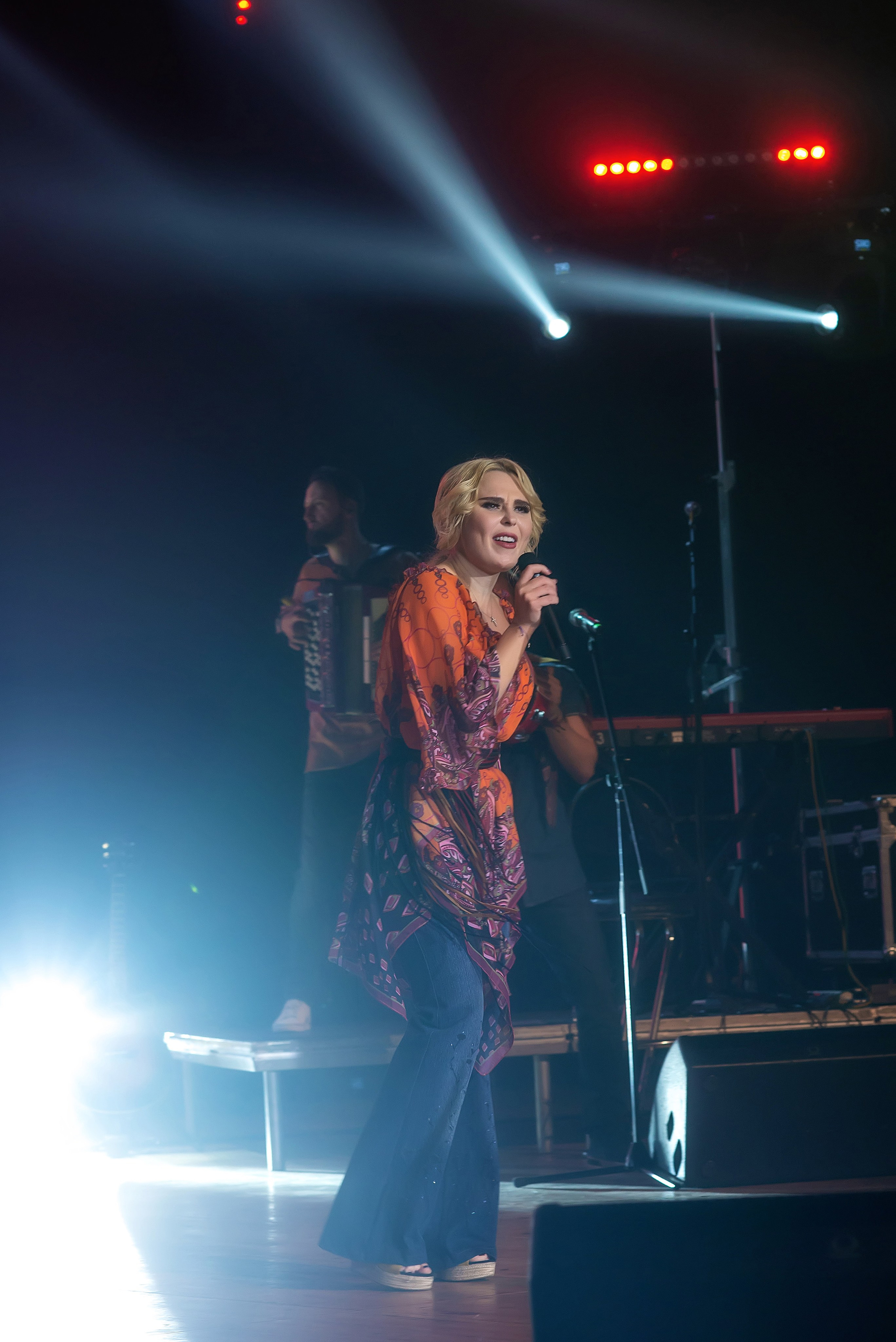 Концерт Пелагеи. Школьный, фэшн фотограф в Тюмени и в России Ирина Королева