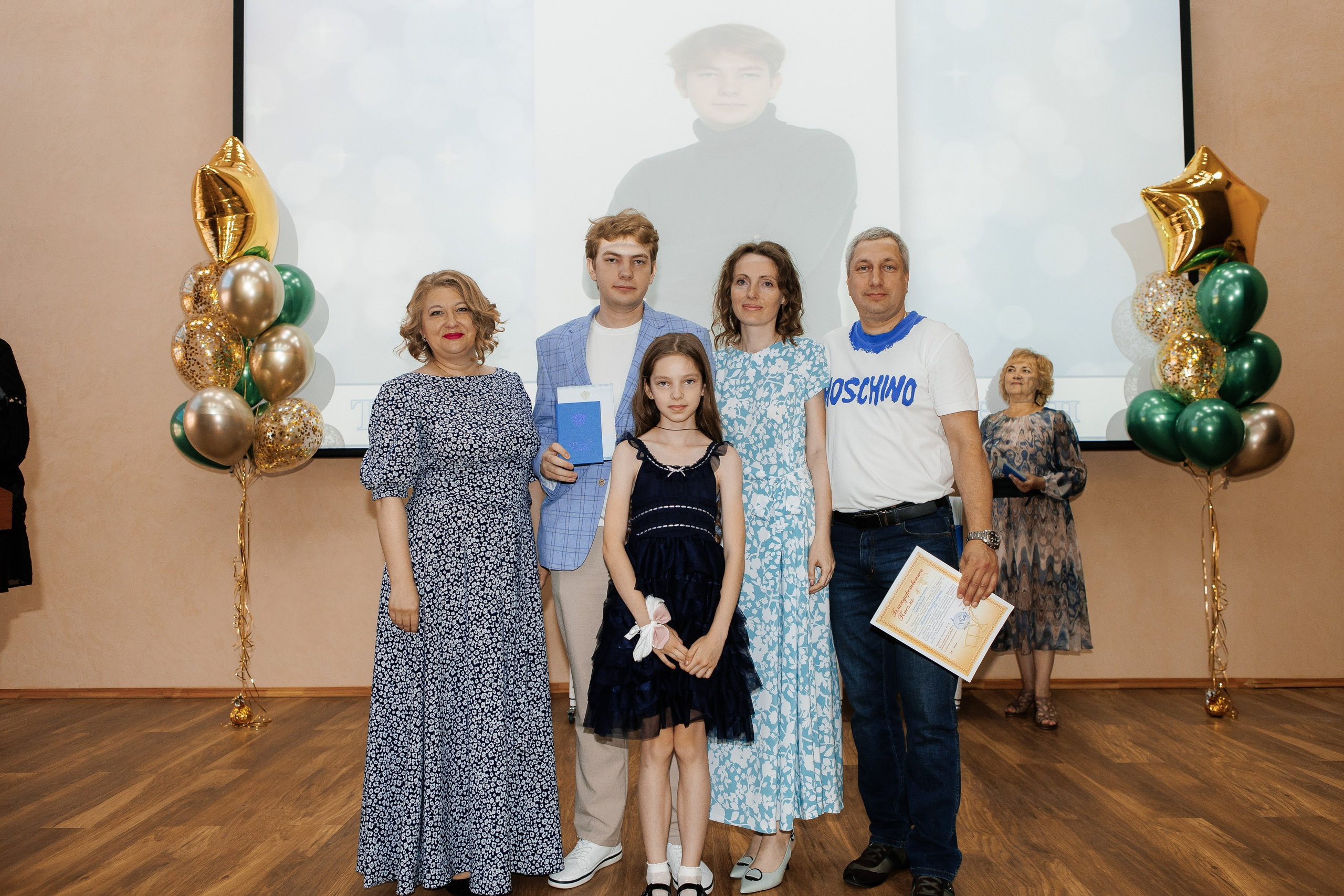 Выпускной Гимназия 12 2024 г. Свадебный и портретный Фотограф в Липецке Дмитрий Котюков