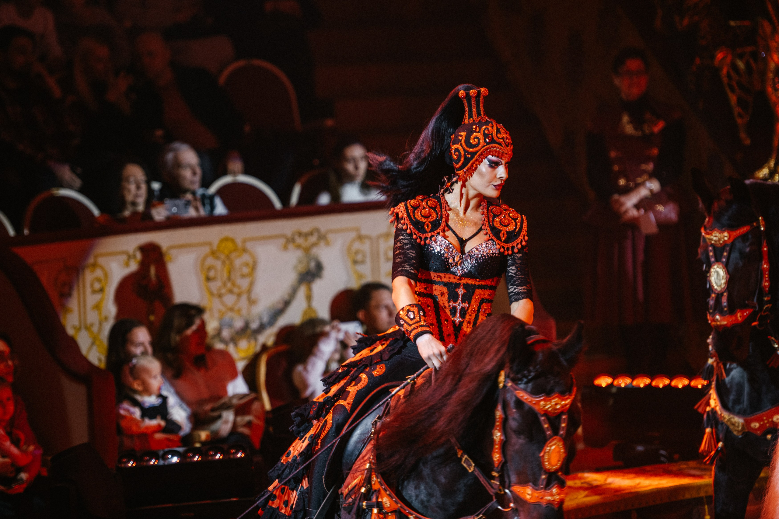 Королевский Цирк Гии Эрадзе. Репортажный и портретный фотограф в Санкт-Петербурге Степлевич Дарья