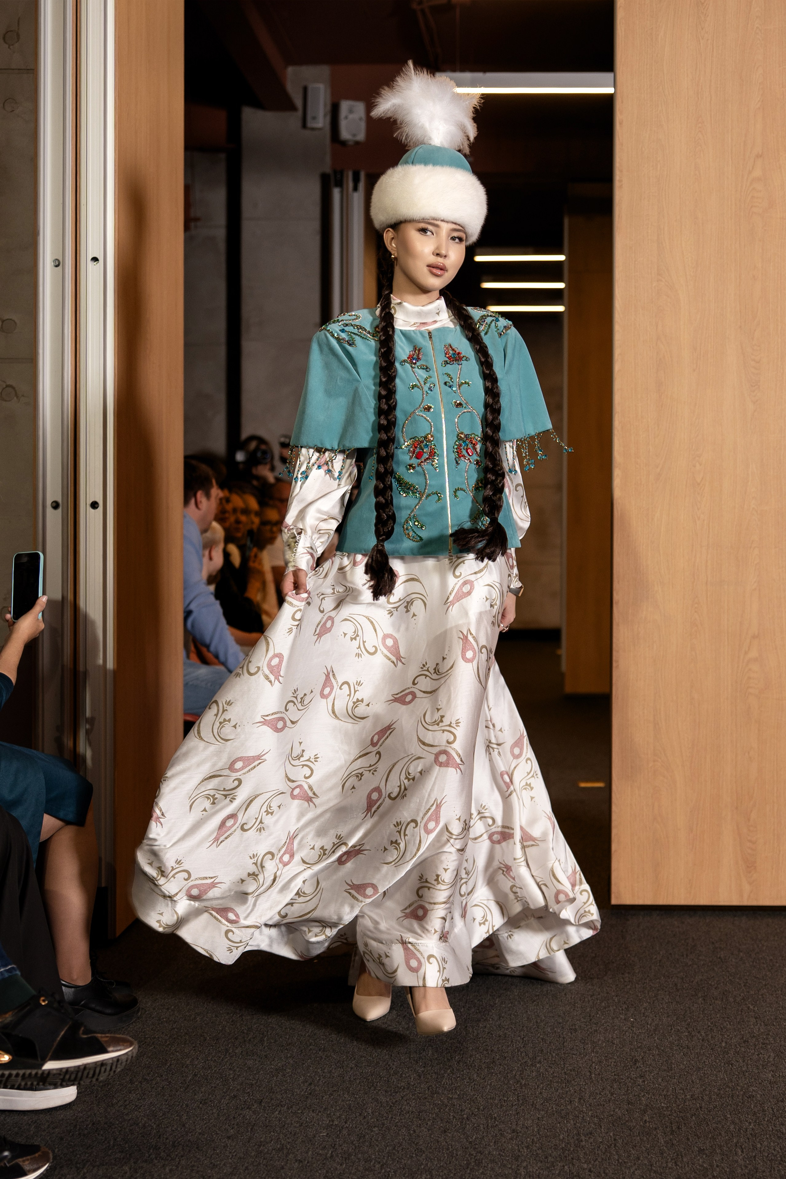 Brand Gulnur Atelier. Сайт Алматинского НЮ АРТ, будуар и фэшн фотографа Дениса Карпенко