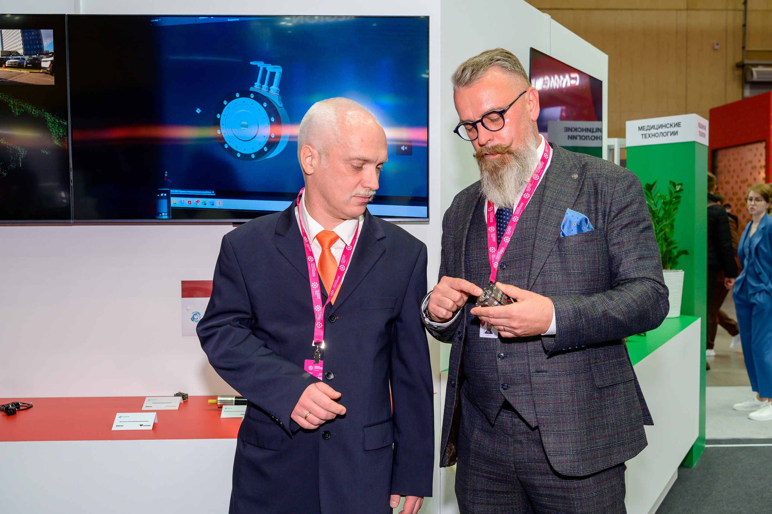 BigindustrialweekBelarus. Фотоуслуги, услуги фотографа, фотографирование важных событий