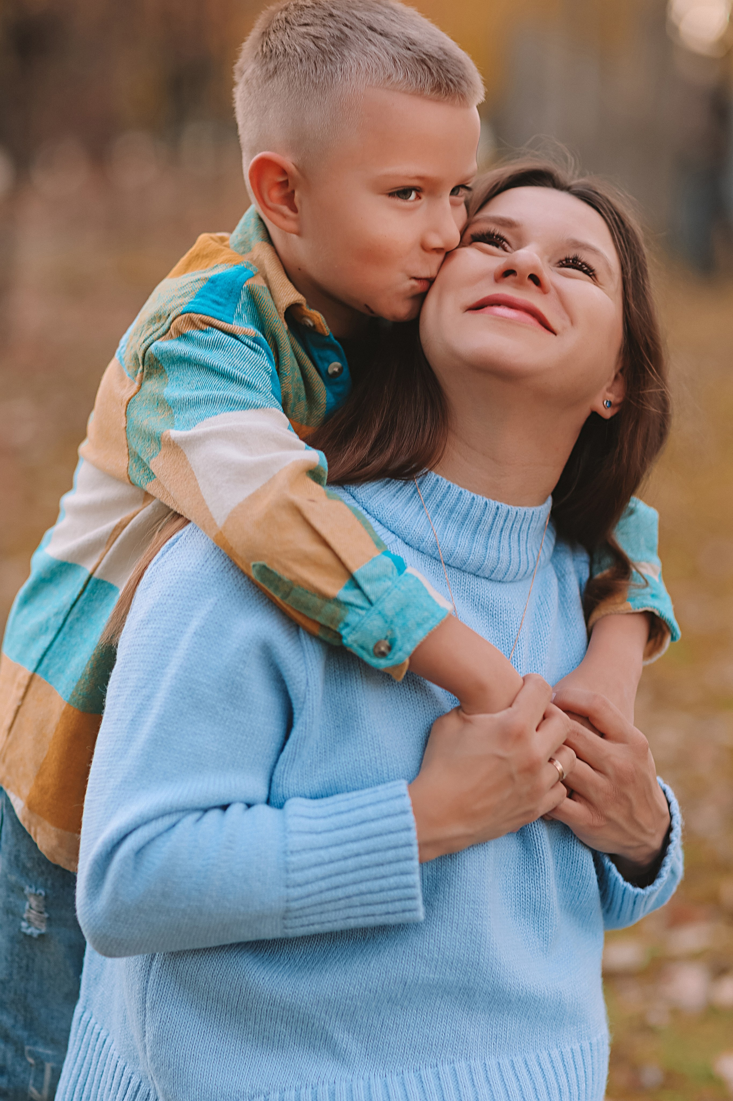 Осень. Семейный фотограф Тюмень, фотограф на роды Салмина Мария