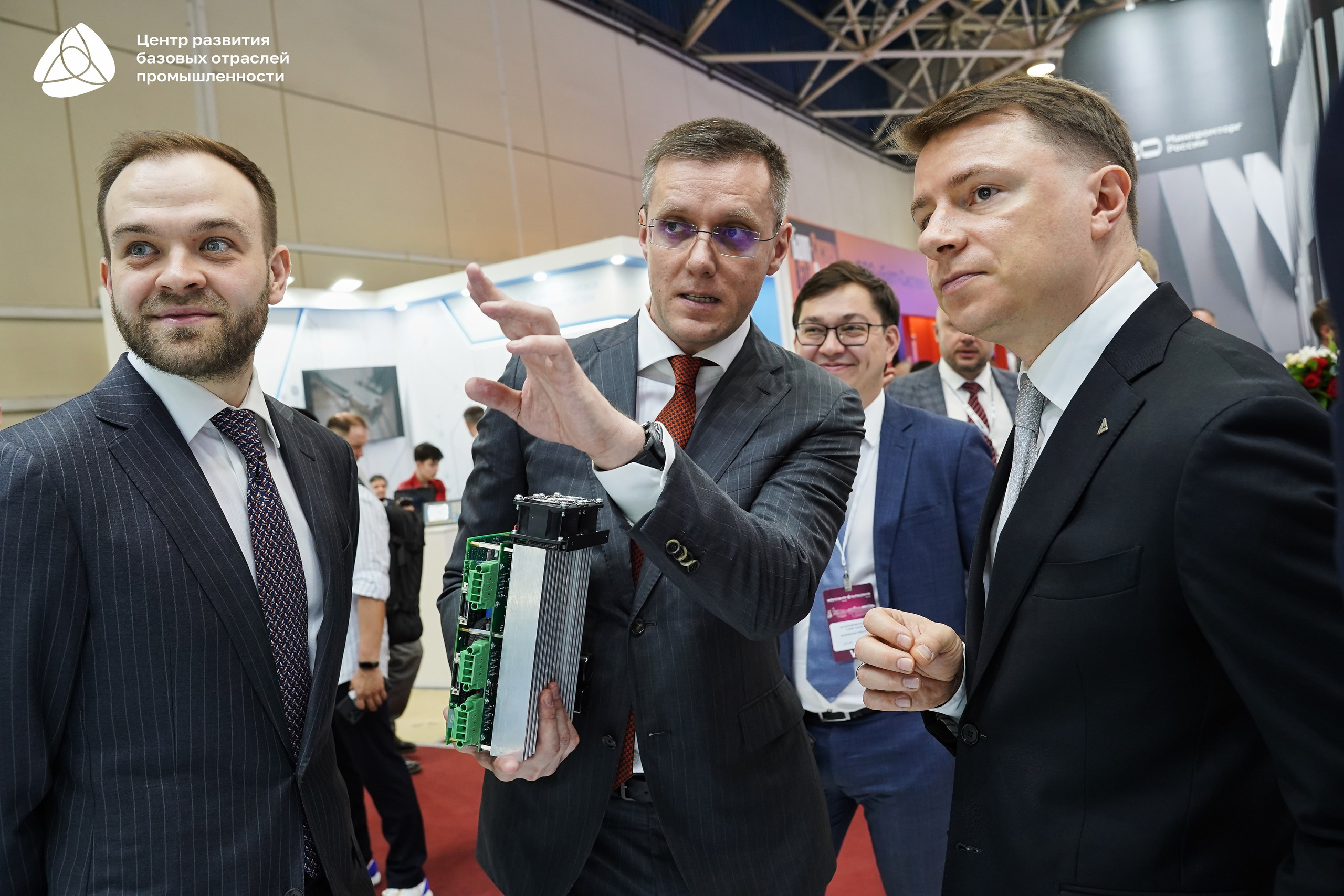 ЭКСПОЦЕНТР Алиханов. Фотограф