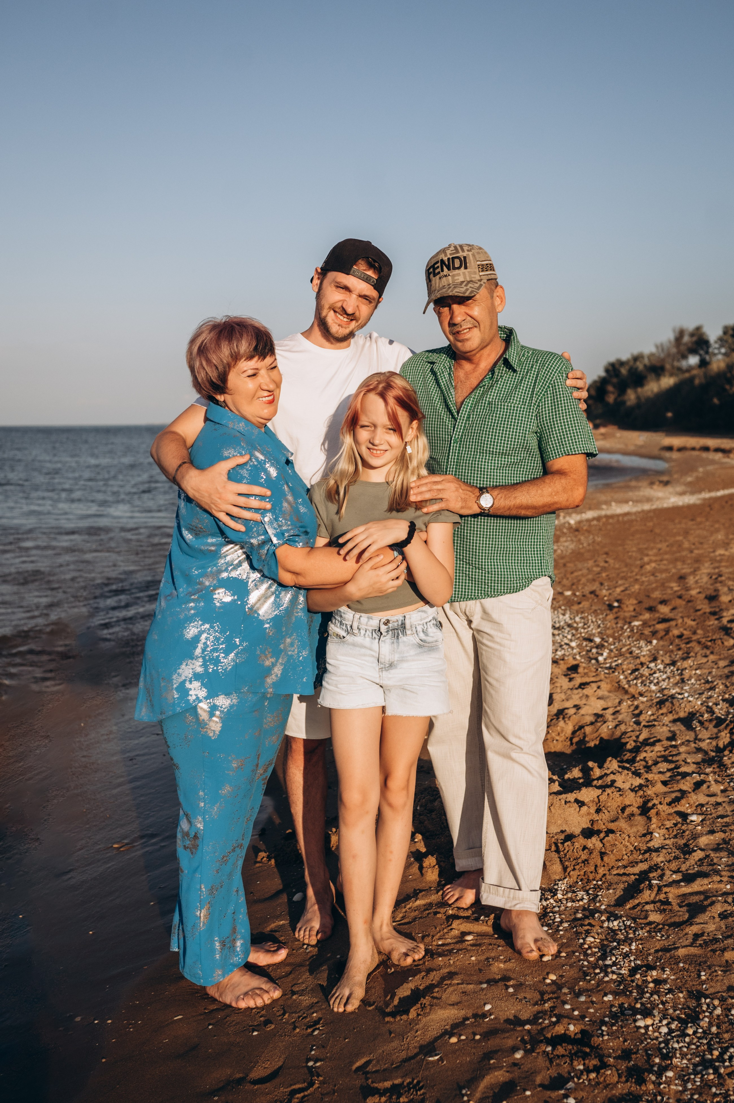 Андрей и Ира, Валерий Андреевич, Татьяна Викторовна и Ника. Фотограф Горбенко Анна