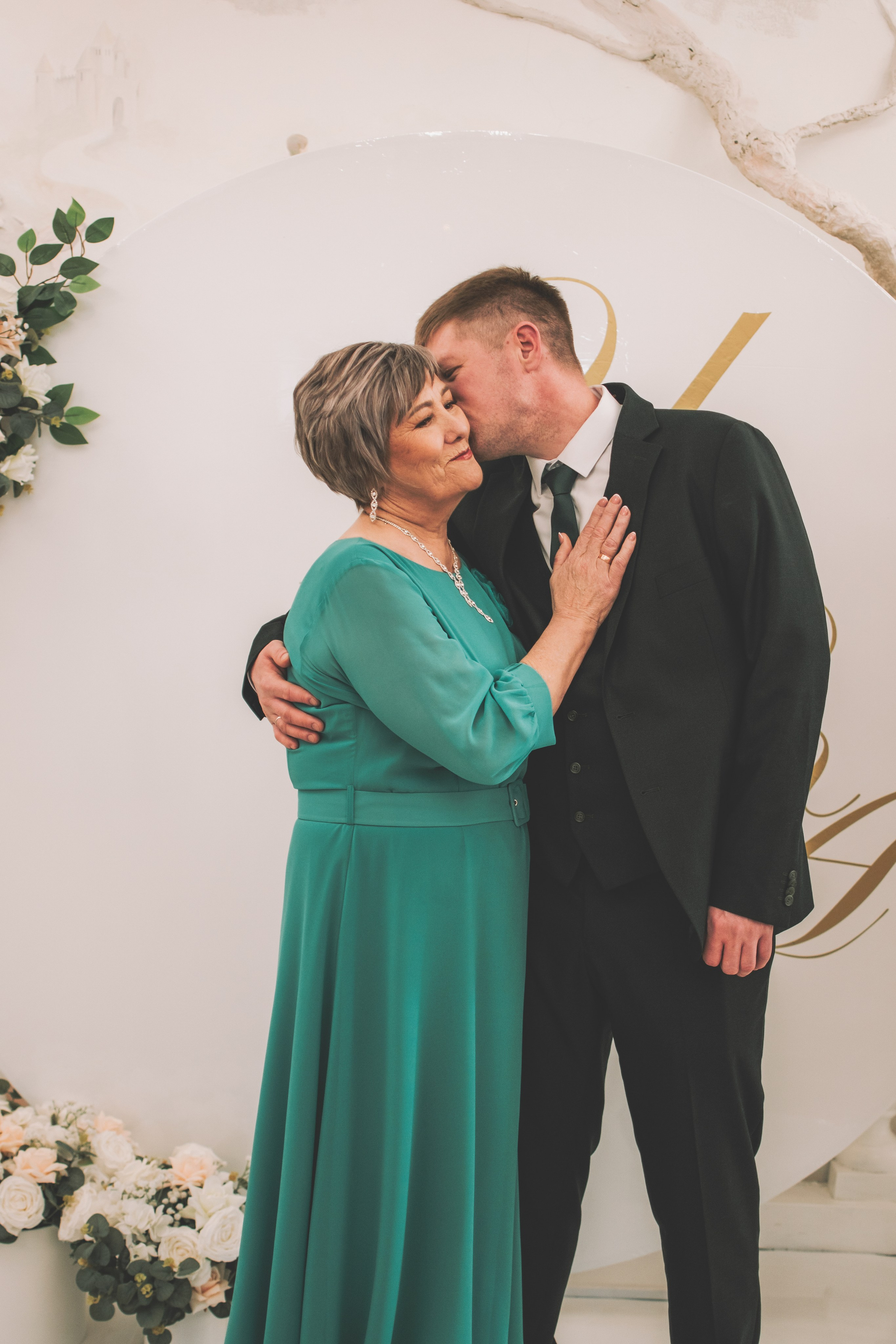 26.04.2025 (Фотосессия, роспись в Онии + фото с банкета). Семейный и свадебный фотограф Губкинский и Ставрополь