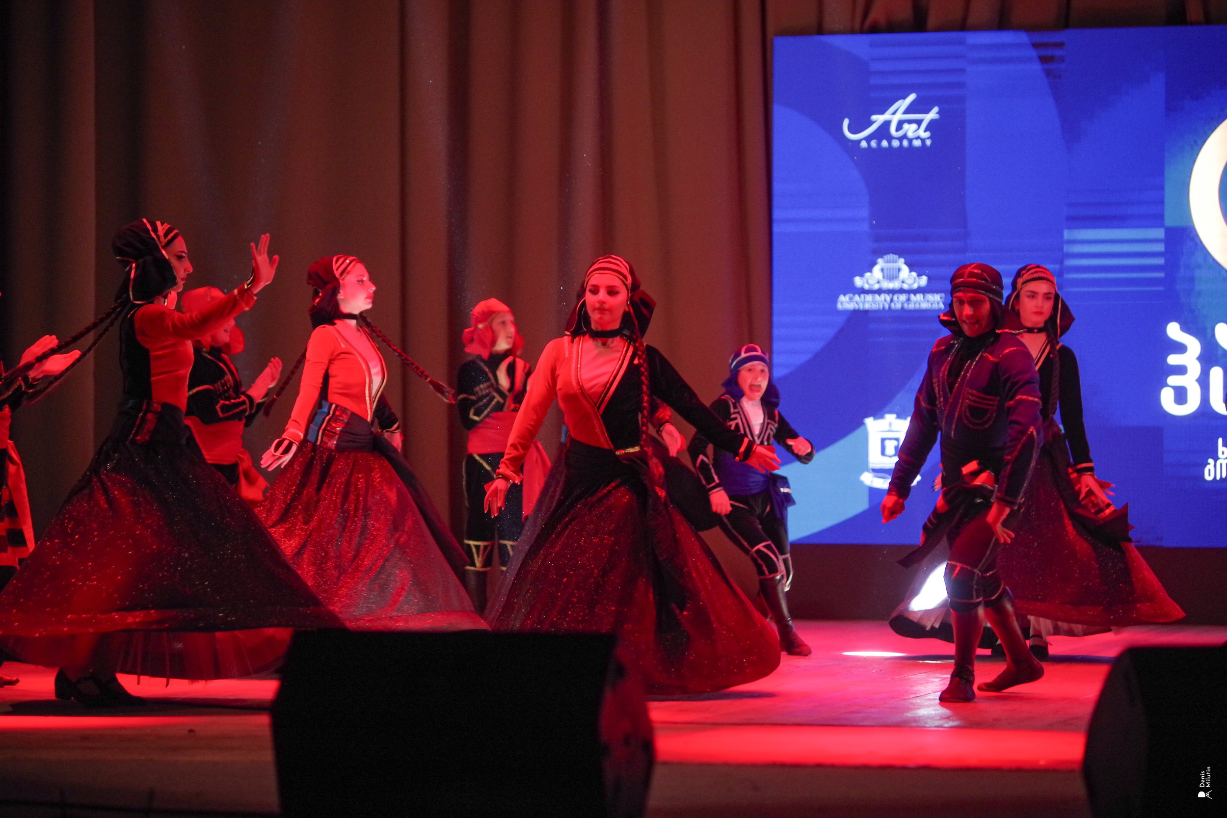 Танцы в Хоби. Портретный фотограф Денис Милютин