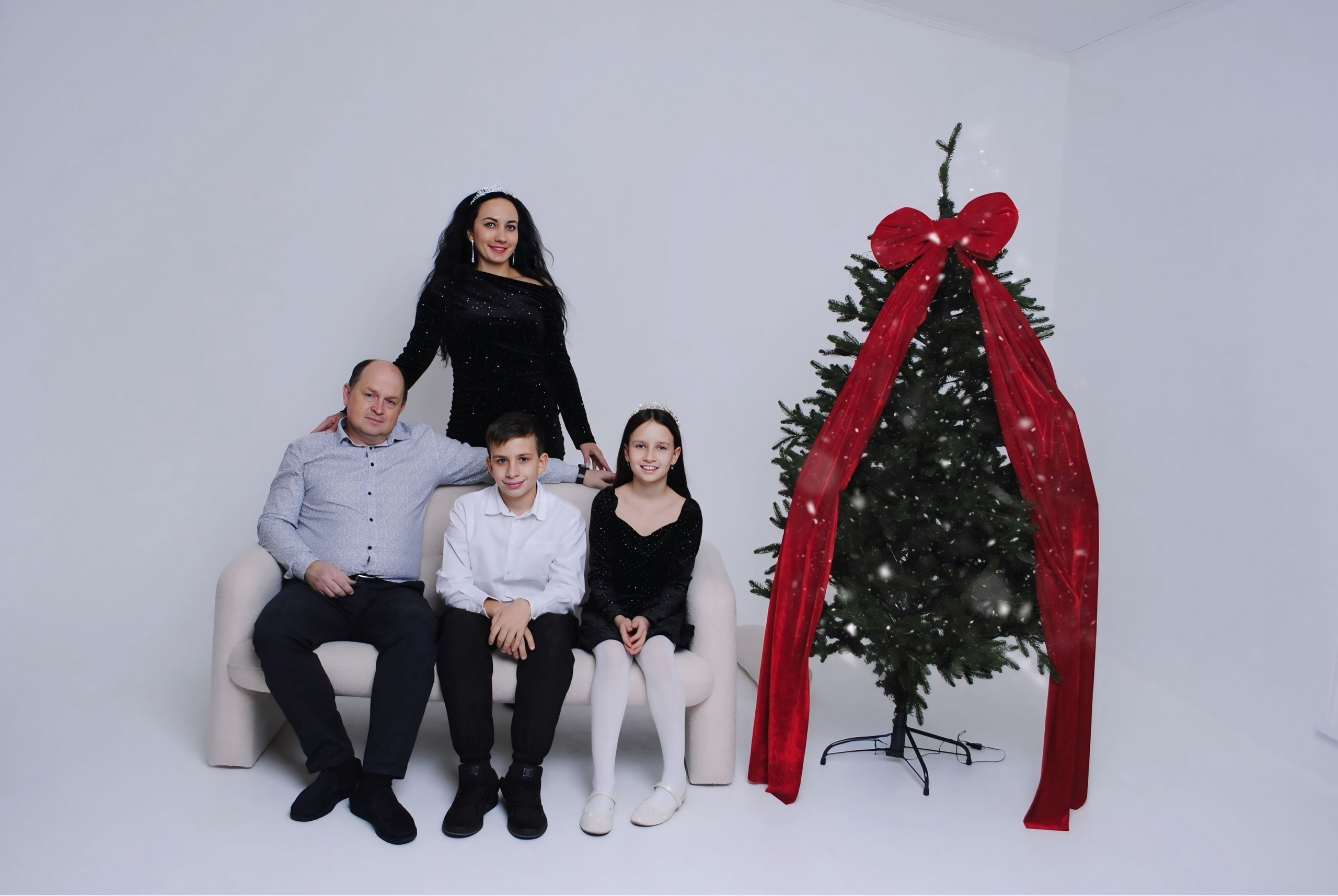 Ирина и семья. Фотограф Мария Мусаелян