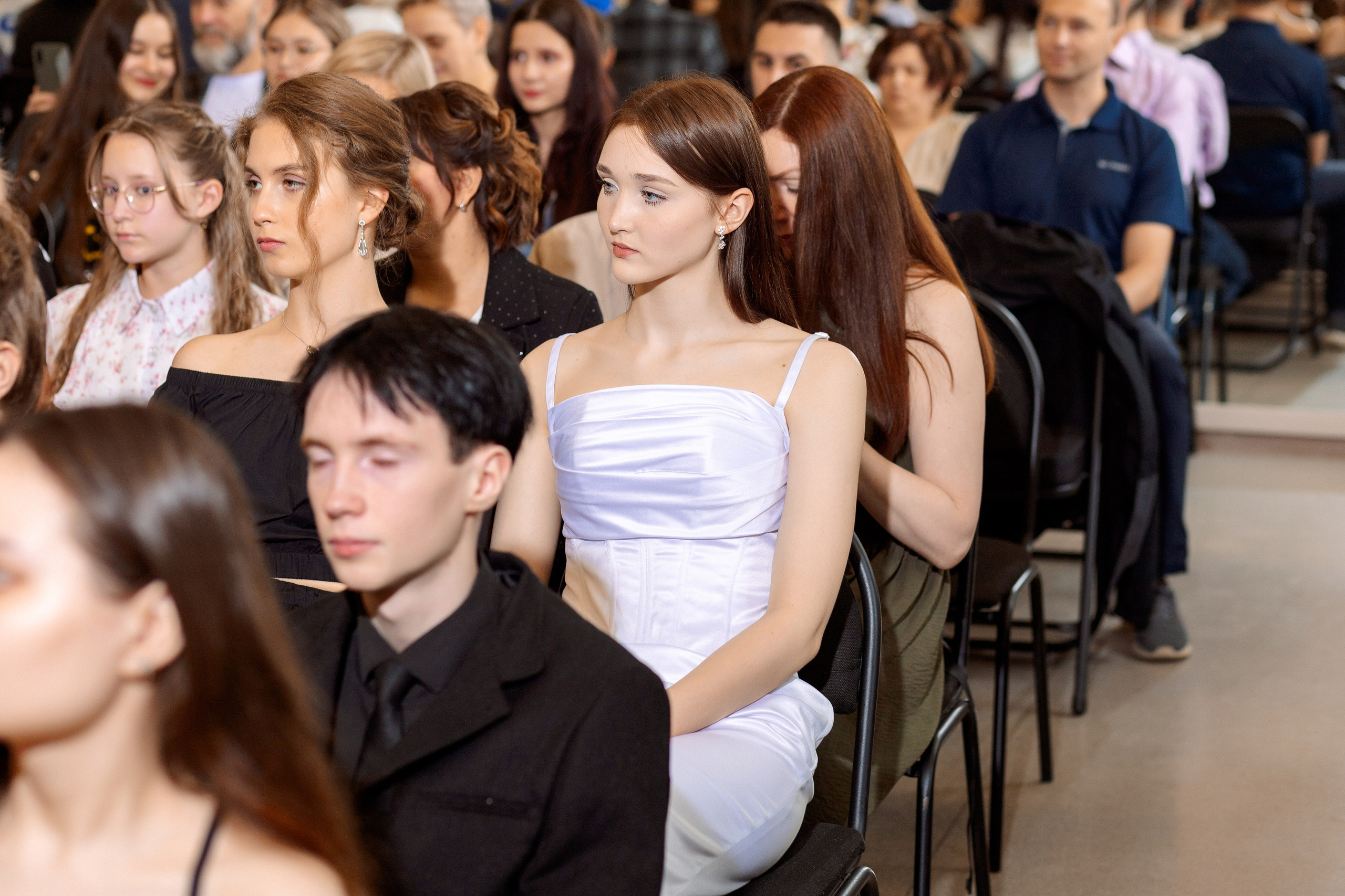 ВРУЧЕНИЕ АТТЕСТАТОВ: Пример. Все фото. Профессиональный фотограф в Ижевске Леша Петров
