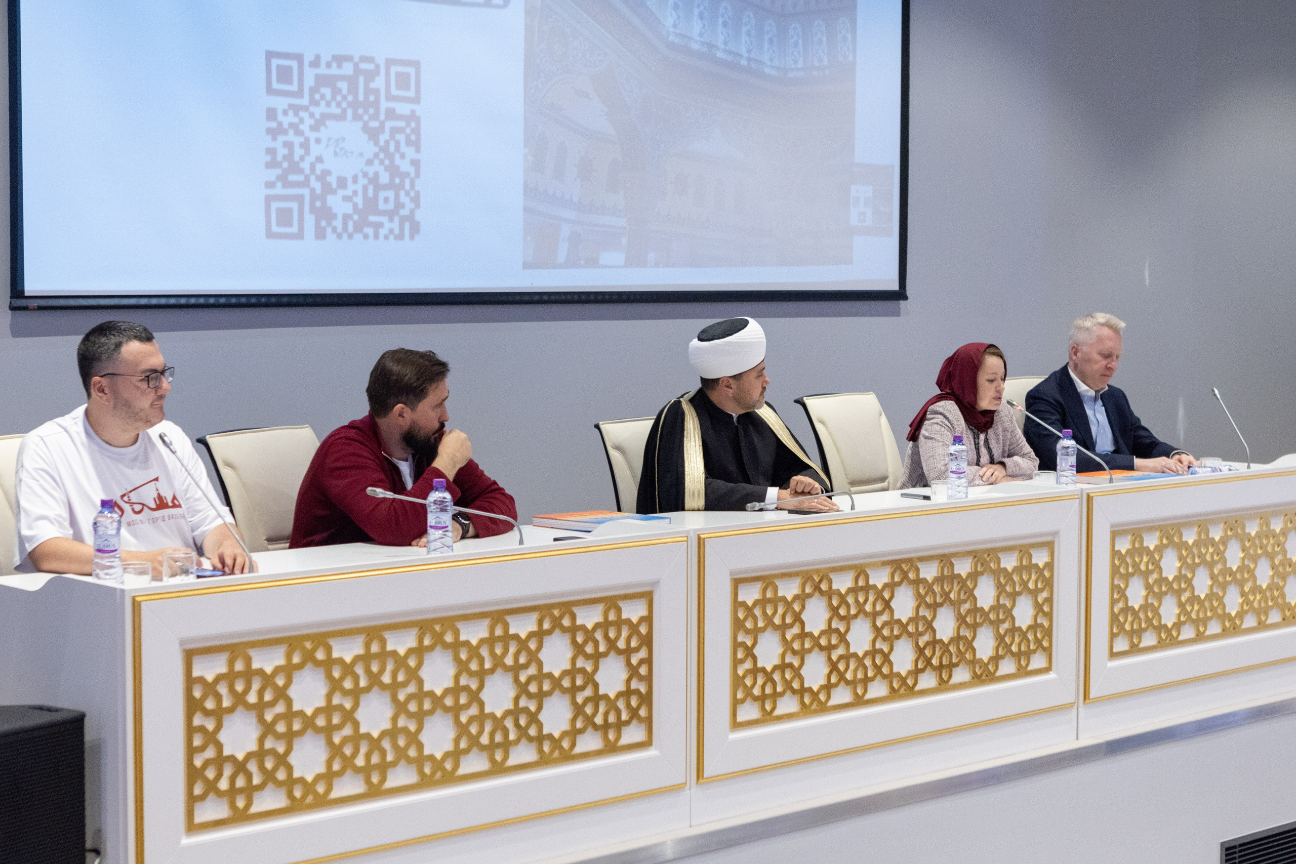 Репортаж с презентации книги — «Москва: город вязевый». Рекламный, предметный, репортажный, семейный фотограф и художник в Москве