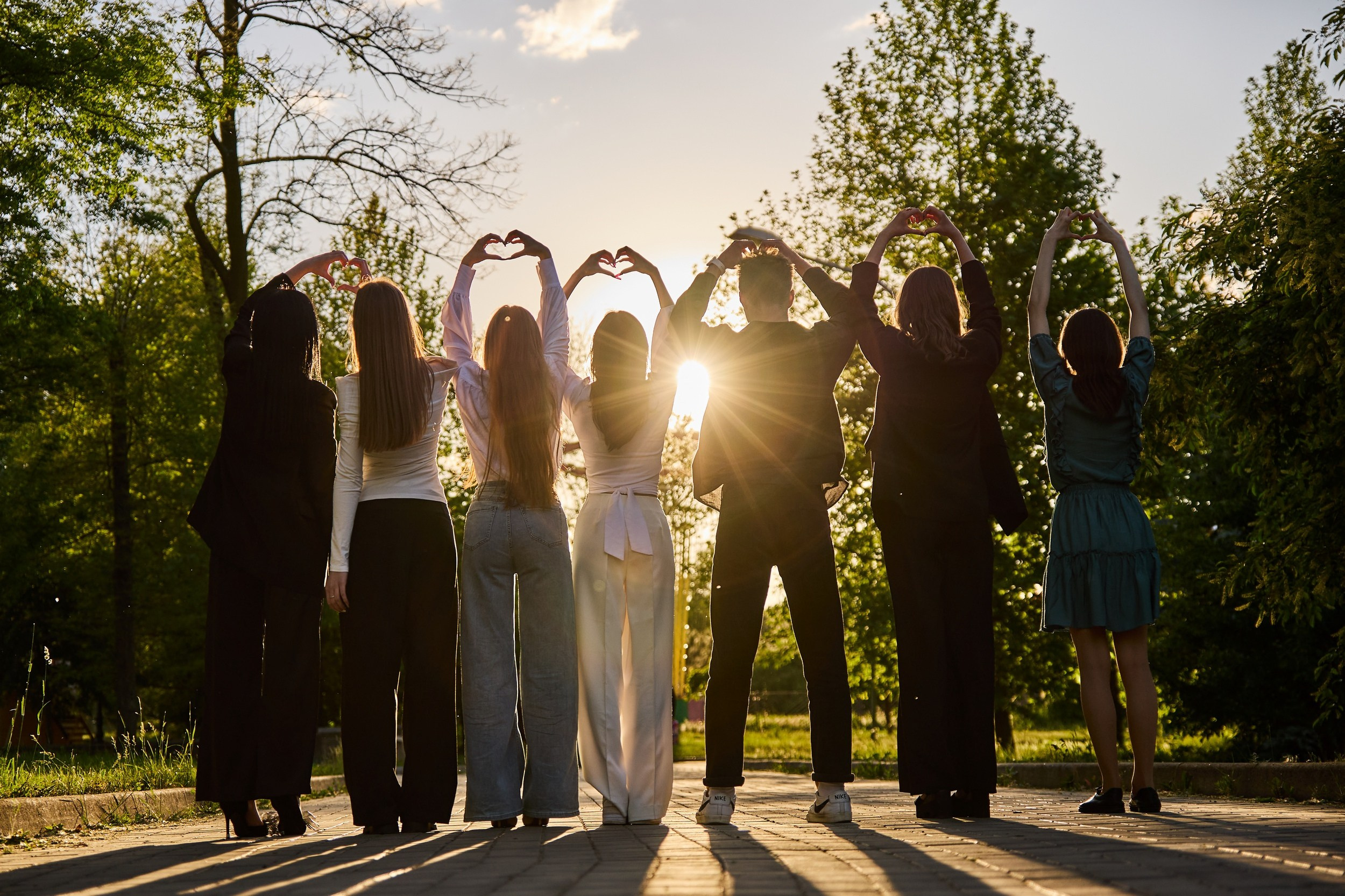 ШКОЛЬНИКИ. ПАРК ЩЕРБАКОВА. Фотограф Татаринов Андрей (Донецк / Макеевка)