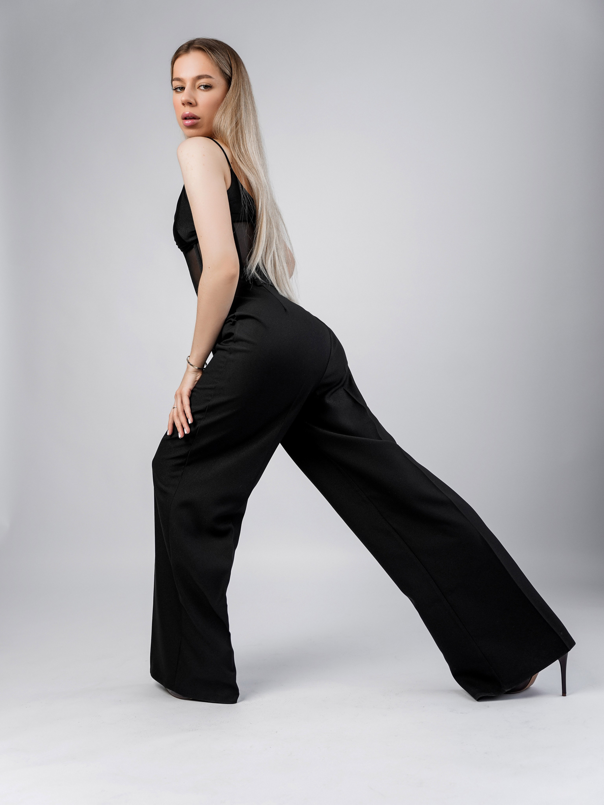 Съёмка брюк для wildberries. Фотограф в Смоленске Ольга Давыдова