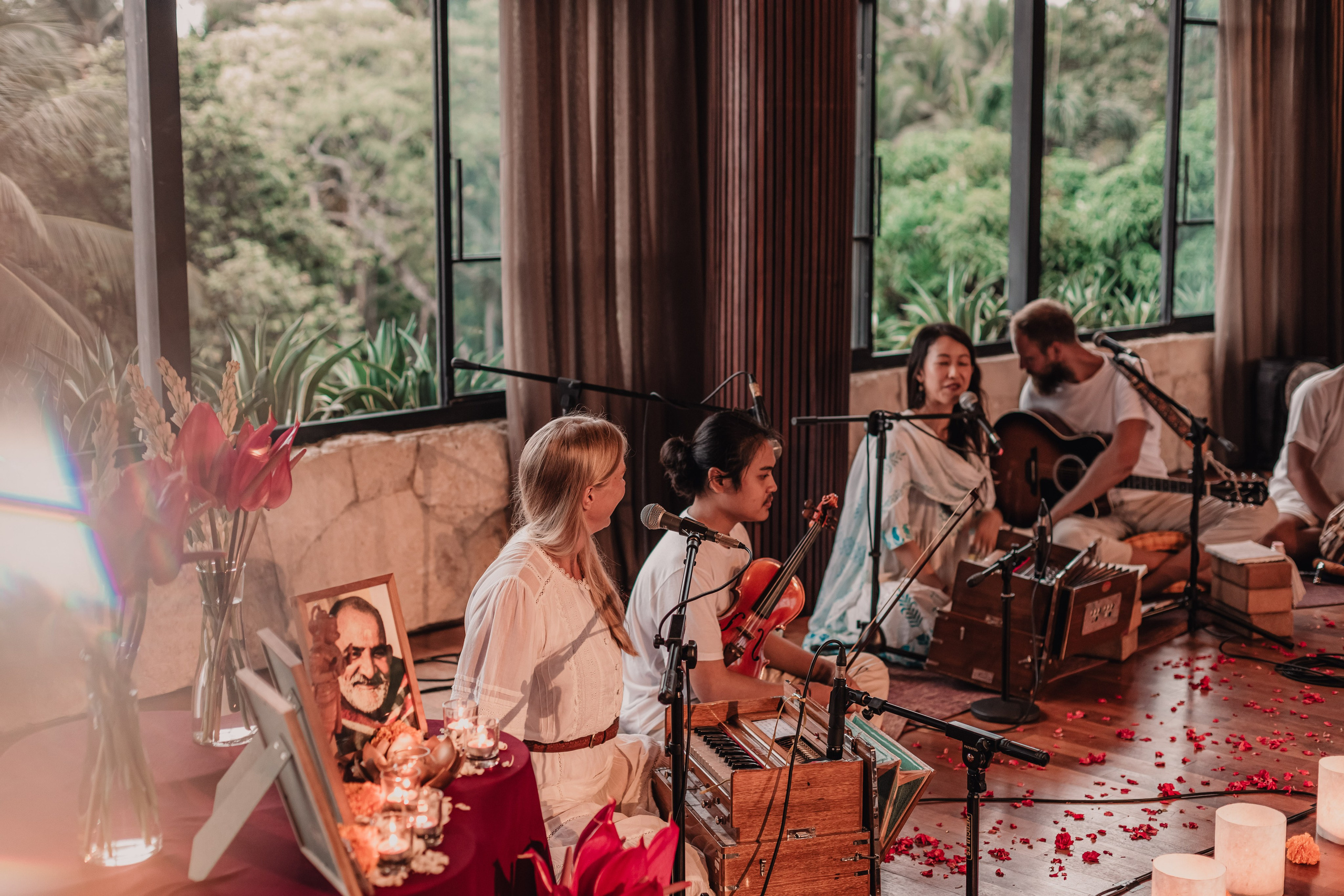 Kirtan at Soulshine nov. Мариам Багдасарян