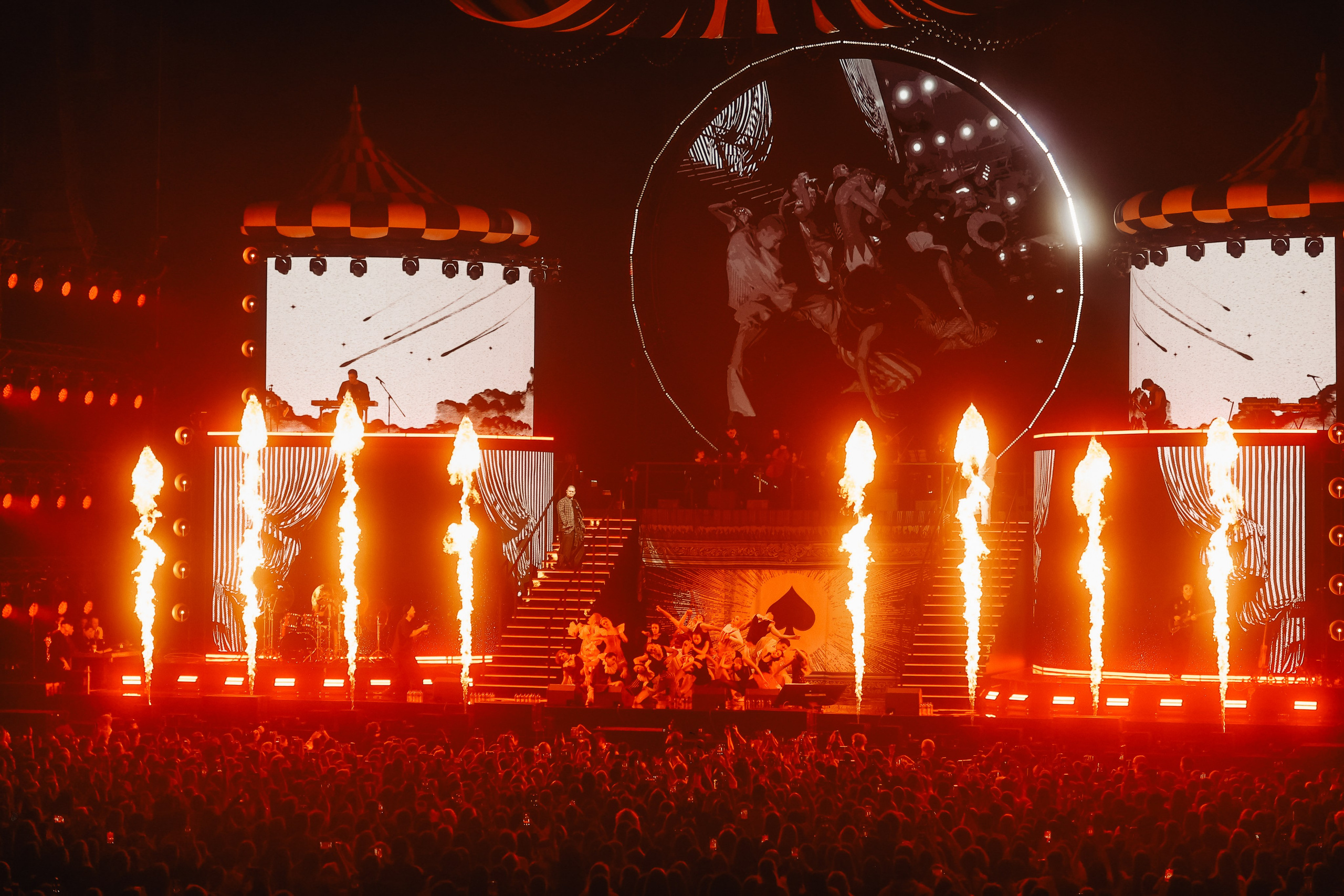 ВАНЯ ДМИТРИЕНКО