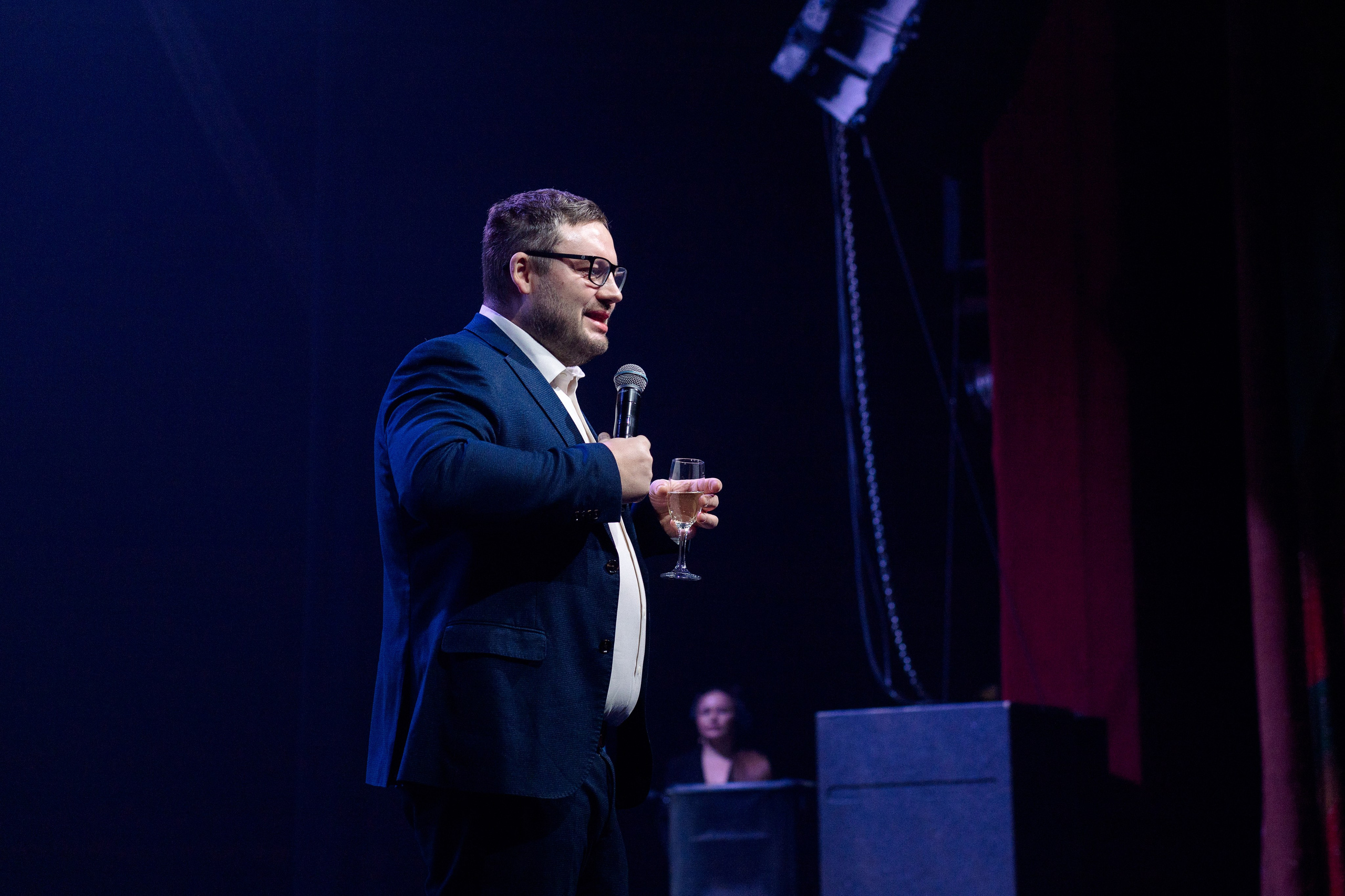 РЕПОРТАЖ: НОВЫЙ ГОД В ДК МЕТАЛЛУРГ. Профессиональный фотограф в Ижевске Леша Петров