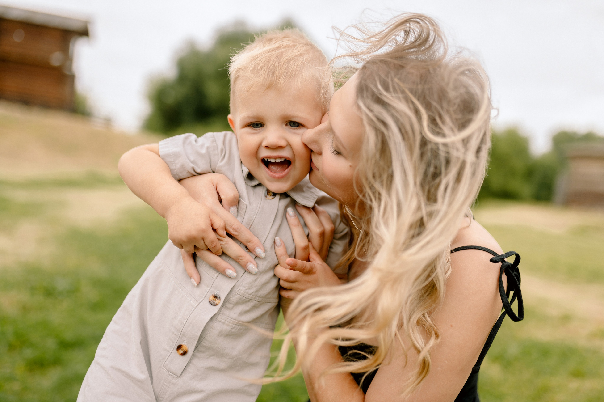 С АРОМАТОМ СКОШЕННОЙ ТРАВЫ. Шашкова Вероника / Свадебный и семейный фотограф Москва и Ярославль