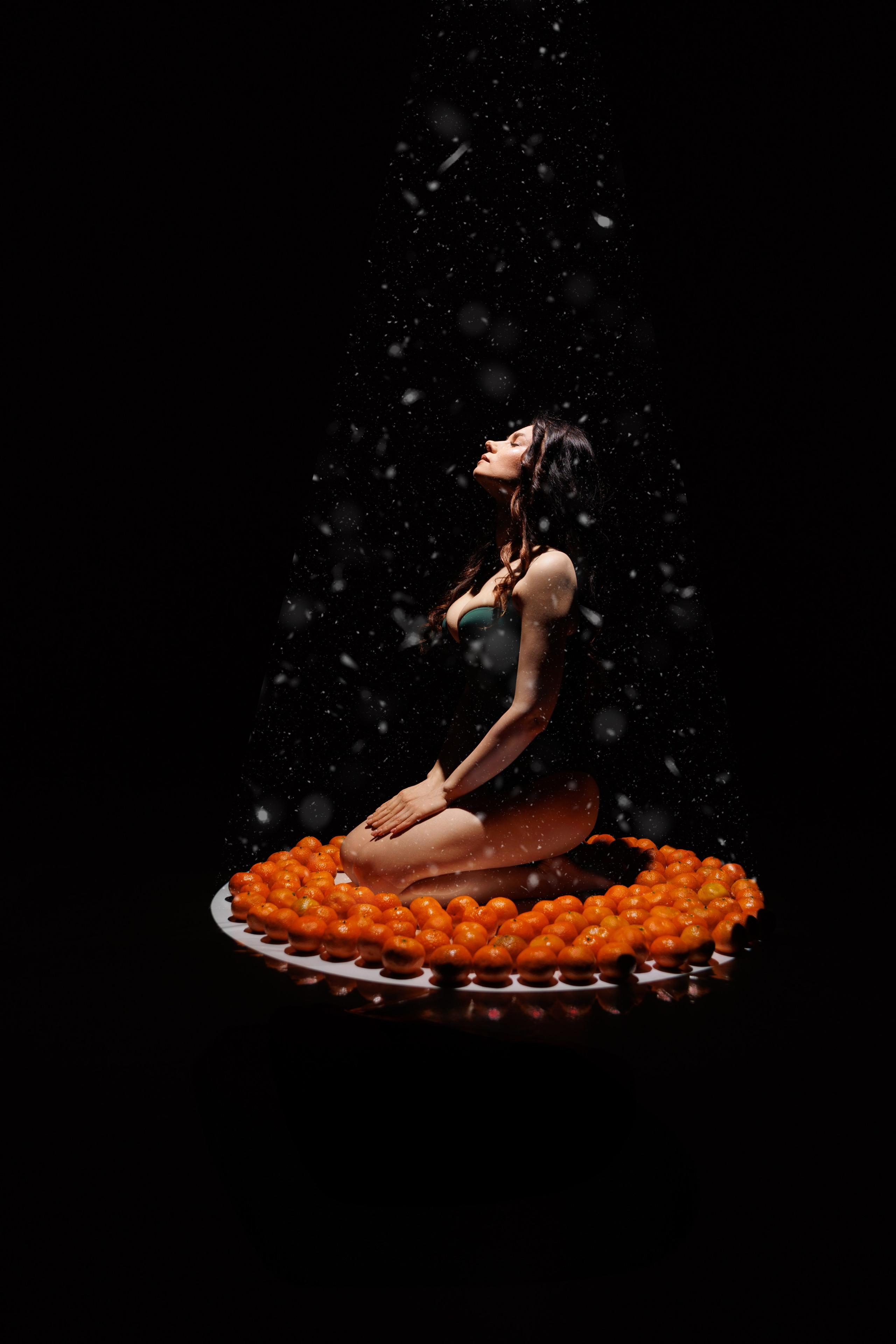 Света и мандарины. Фотограф женского портрета, беременности и материнства Харькова Елена