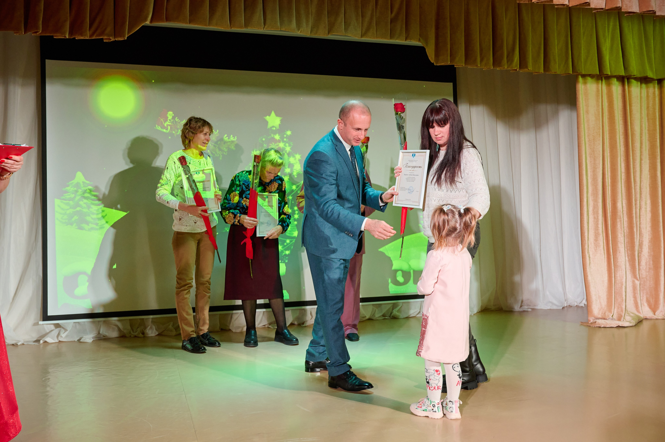 НОвогодний концерт. дк Виноградный. Жизнь курорта Кабардинка в фотографиях