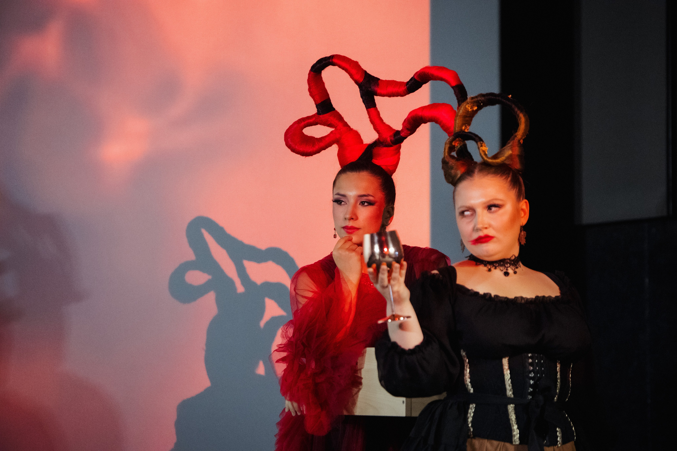 ФЭШН КОНФА. СВОИ. ФОТООТЧЕТЫ-СОБЫТИЯ-МЕСТА