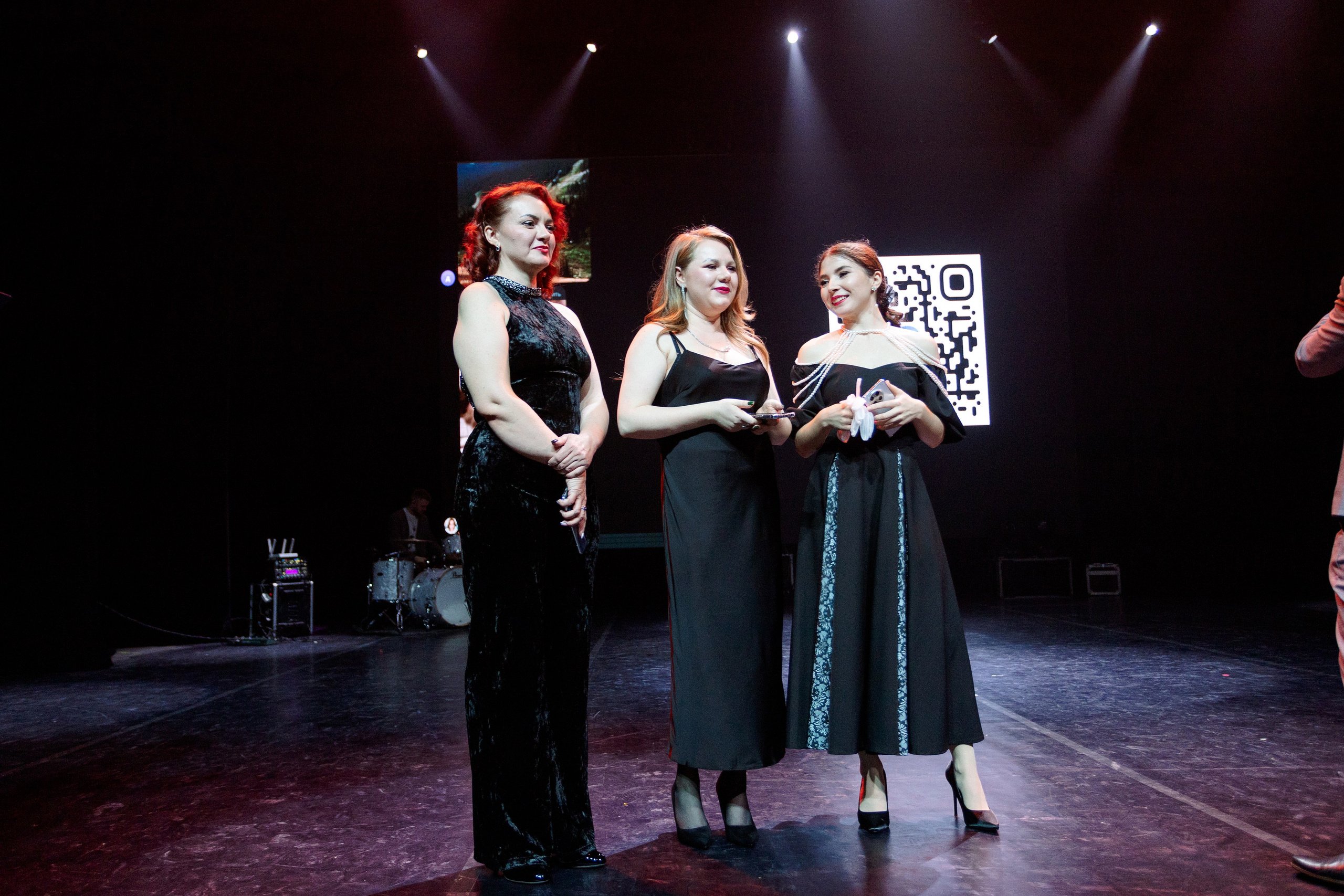 РЕПОРТАЖ: НОВЫЙ ГОД В ДК МЕТАЛЛУРГ. Профессиональный фотограф в Ижевске Леша Петров