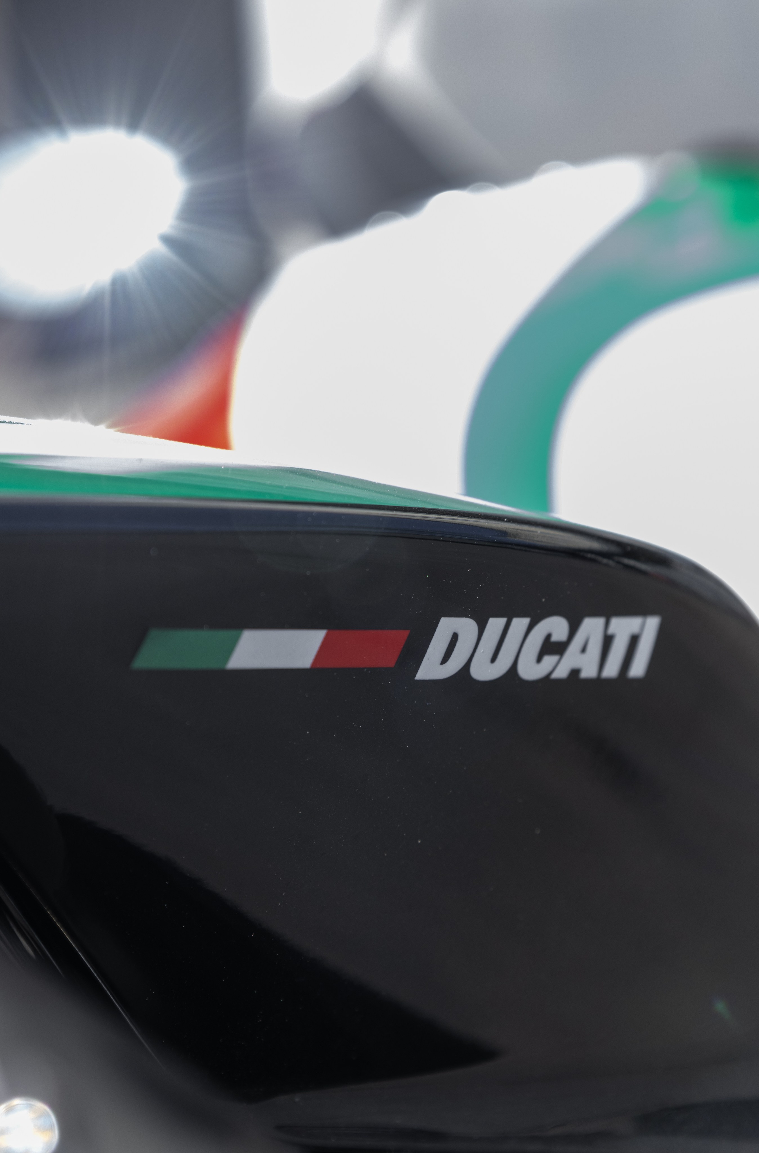 Фотосессия с мотоциклами и автомобилями. Предметный фотограф в Москве и Московской области