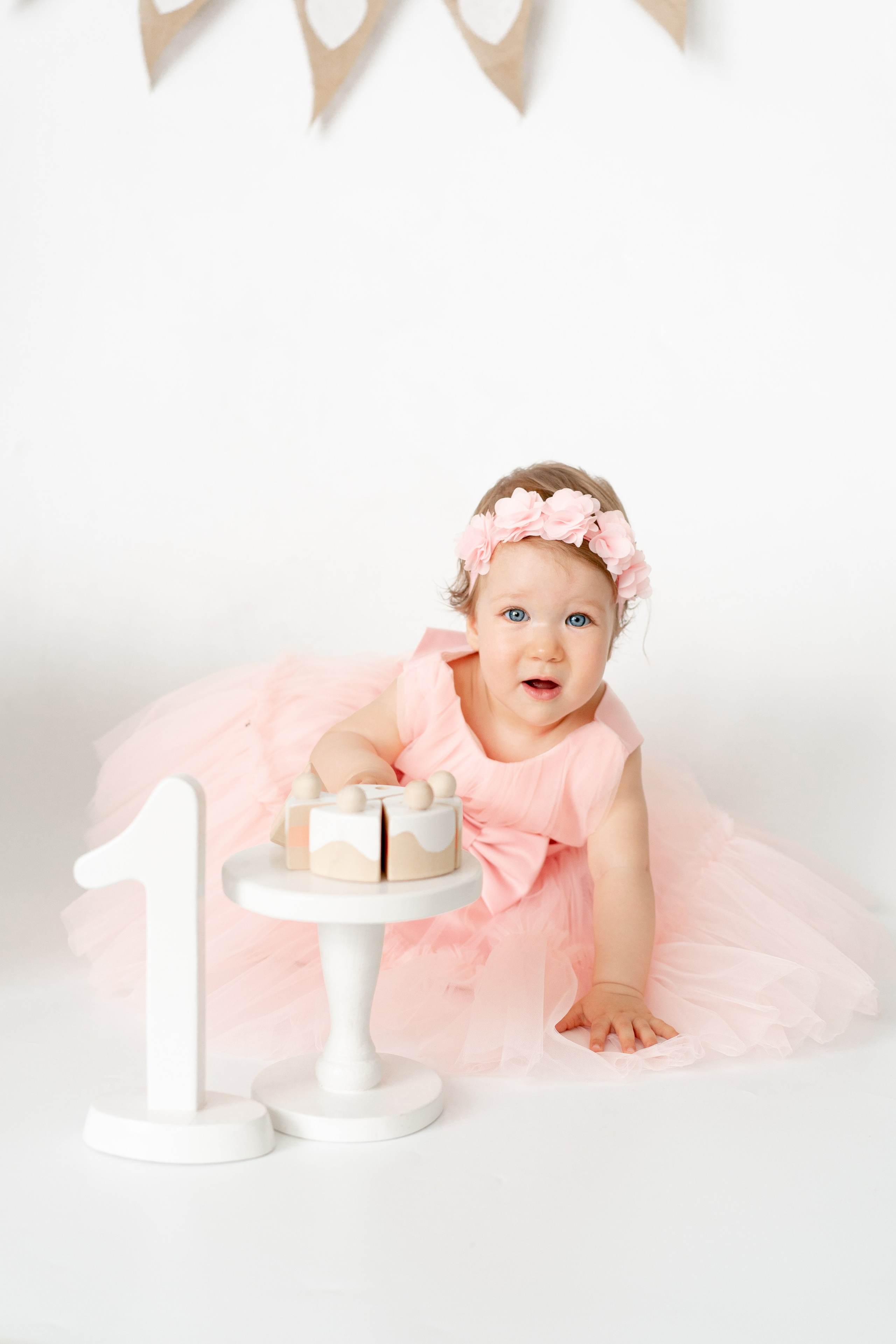 Первый день рождения малыша. Детская, семейная фотостудия в Санкт-Петербурге