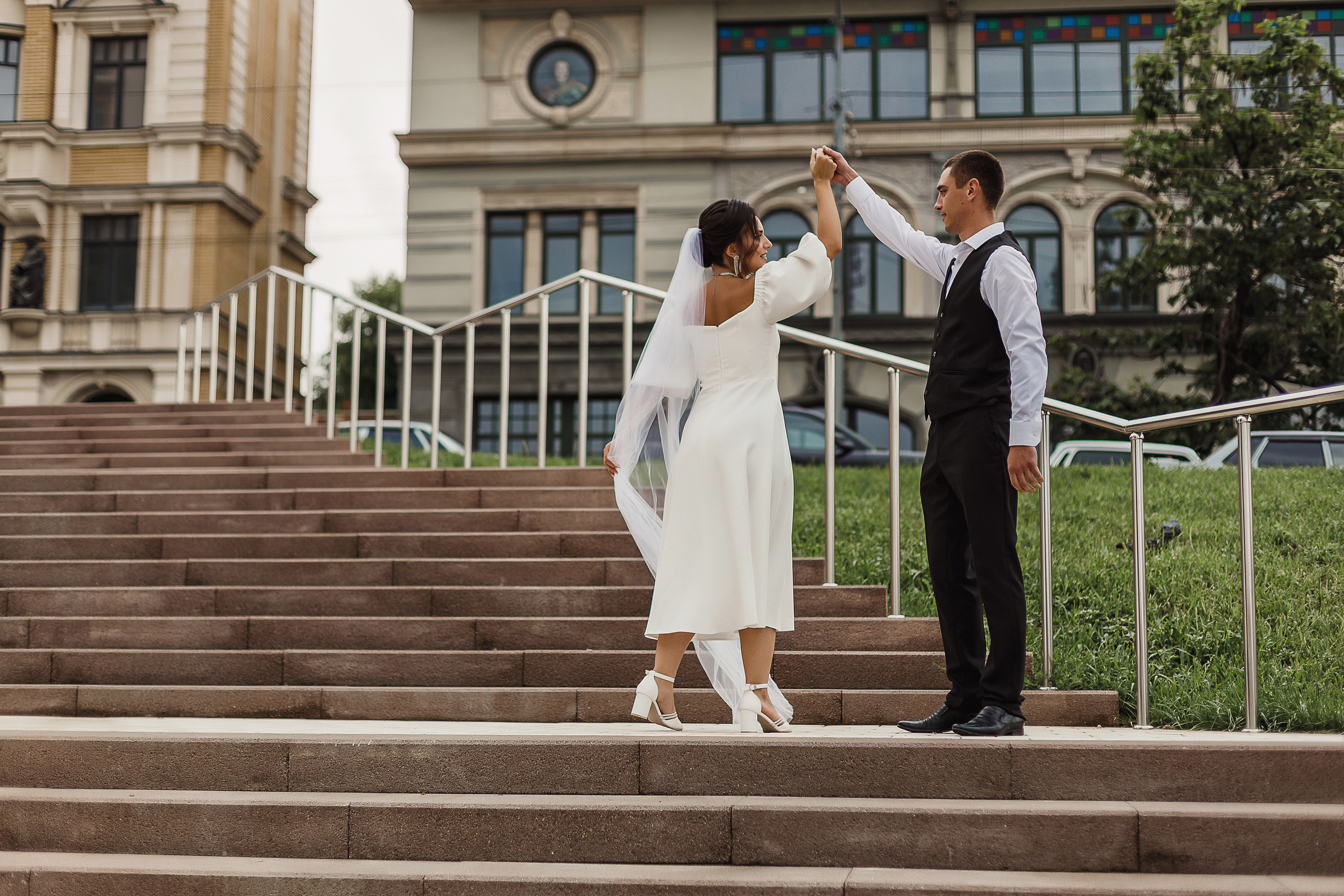 Свадебная прогулка в Саратове. Свадебный и семейный фотограф Дарья Осипова (Никитина). Саратов