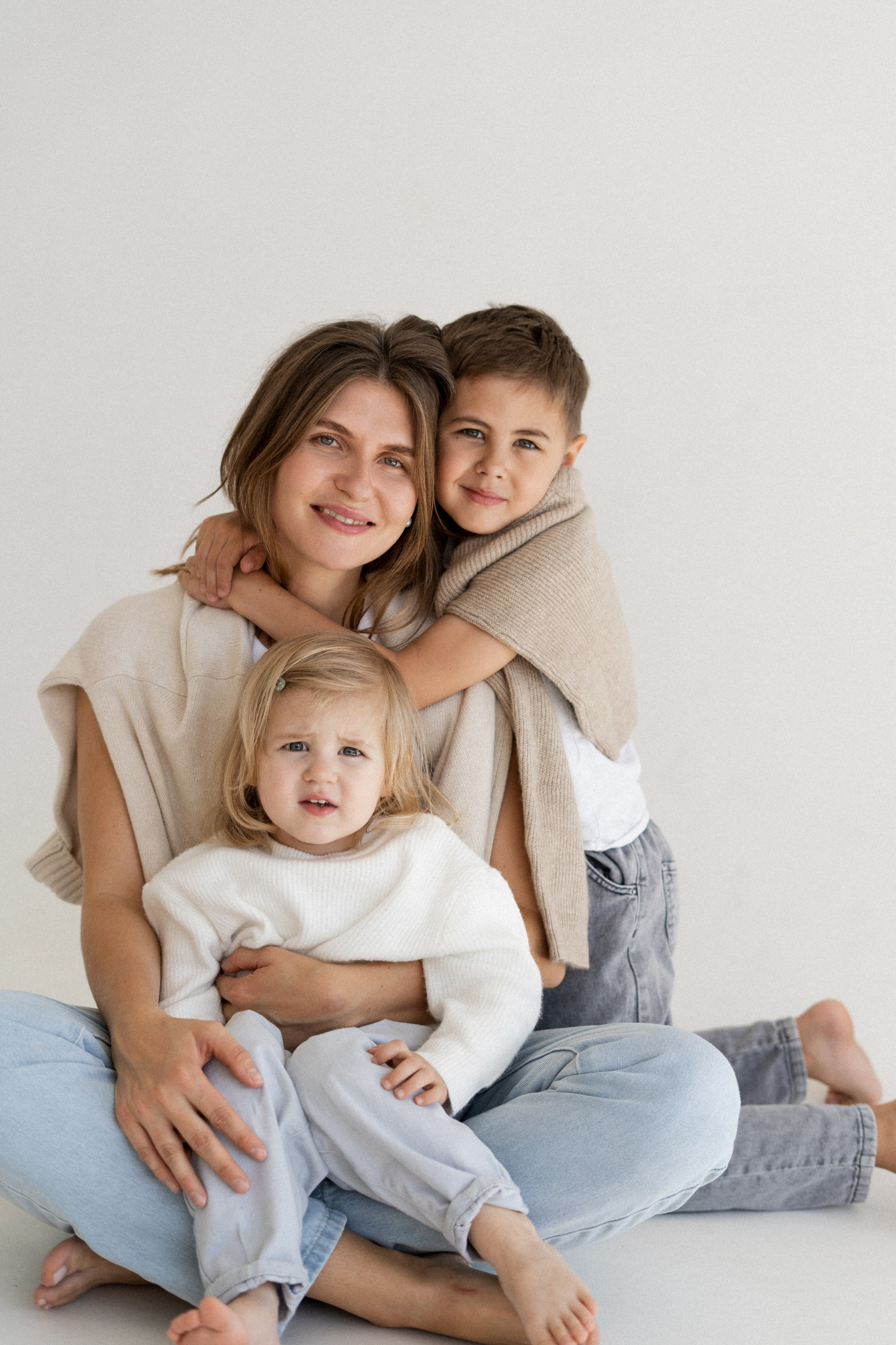 Оля, Артемий, Вера. Главная