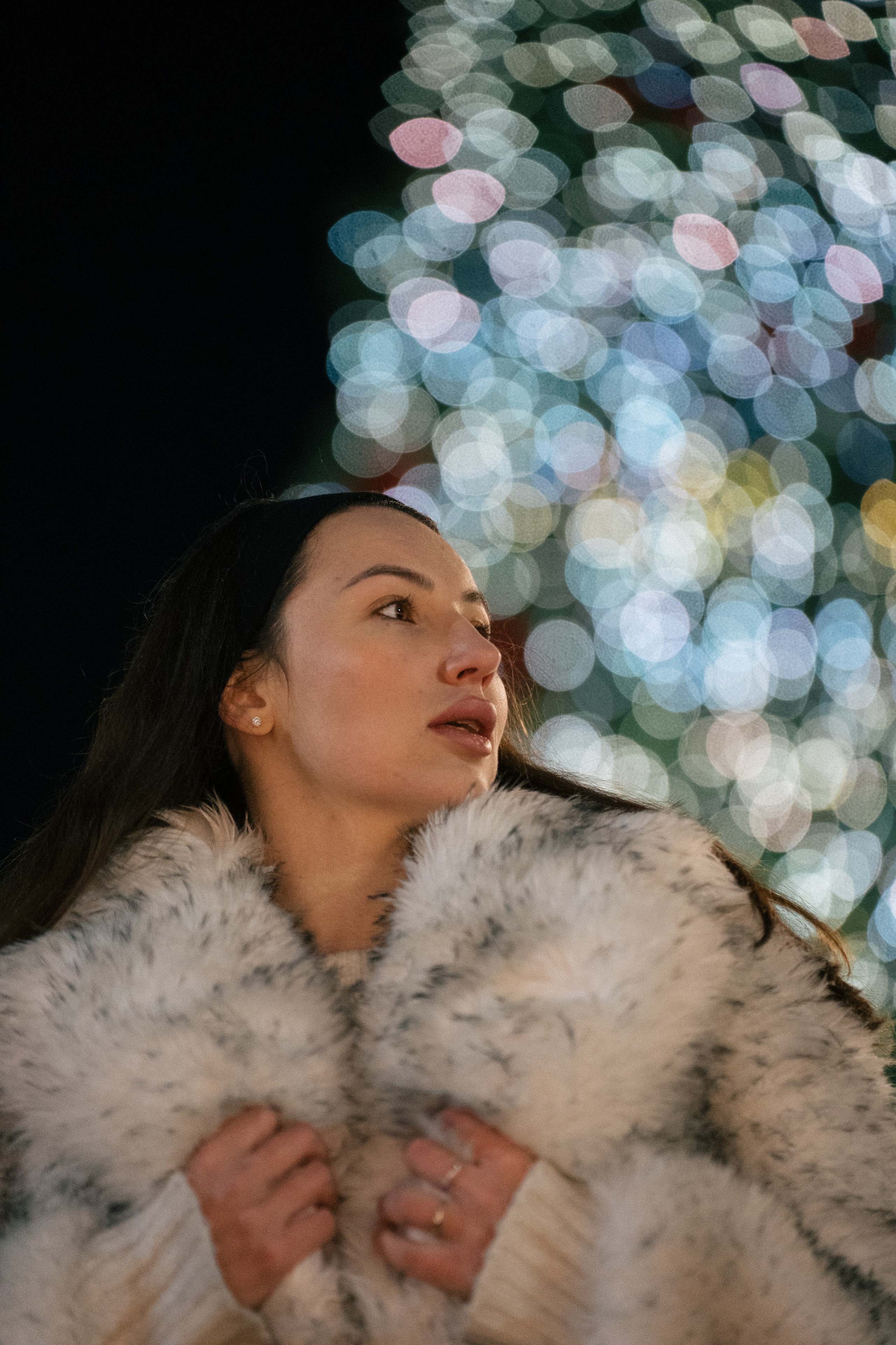 ПРОГУЛКА НА МАНЕЖНОЙ ПЛОЩАДИ ДЛЯ ДЕВУШКИ ПЕРЕД НОВЫМ ГОДОМ (НОВОГОДНЯЯ ФОТОСЕССИИЯ НА МАНЕЖНОЙ ПЛОЩАДИ). Профессиональный фотограф, Санкт-Петербург — Виктория Богомолова