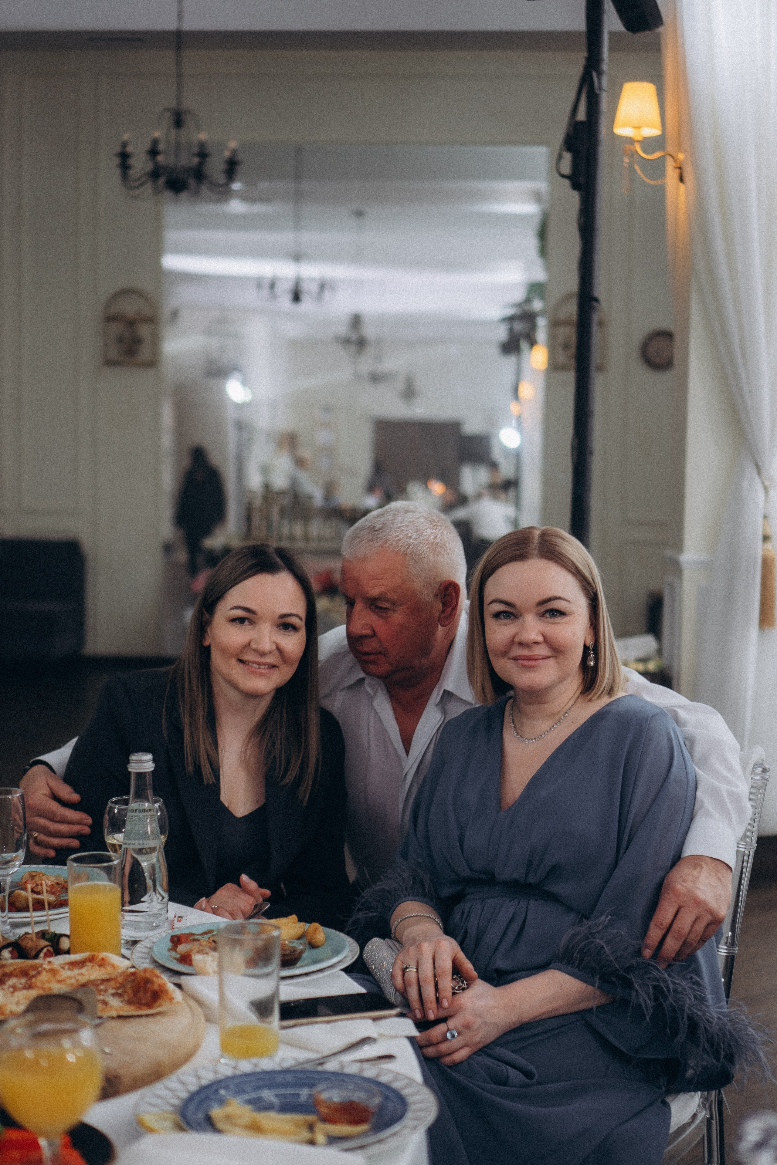 СВАДЕБНАЯ СЬЕМКА СБОРОВ В ОТЕЛЕ И ВЫЕЗД НА ЦЕРЕМОНИЮ (СНЯТО В СИБИРЕ В НИЖНЕВАРТОВСКЕ). Профессиональный фотограф, Санкт-Петербург — Виктория Богомолова