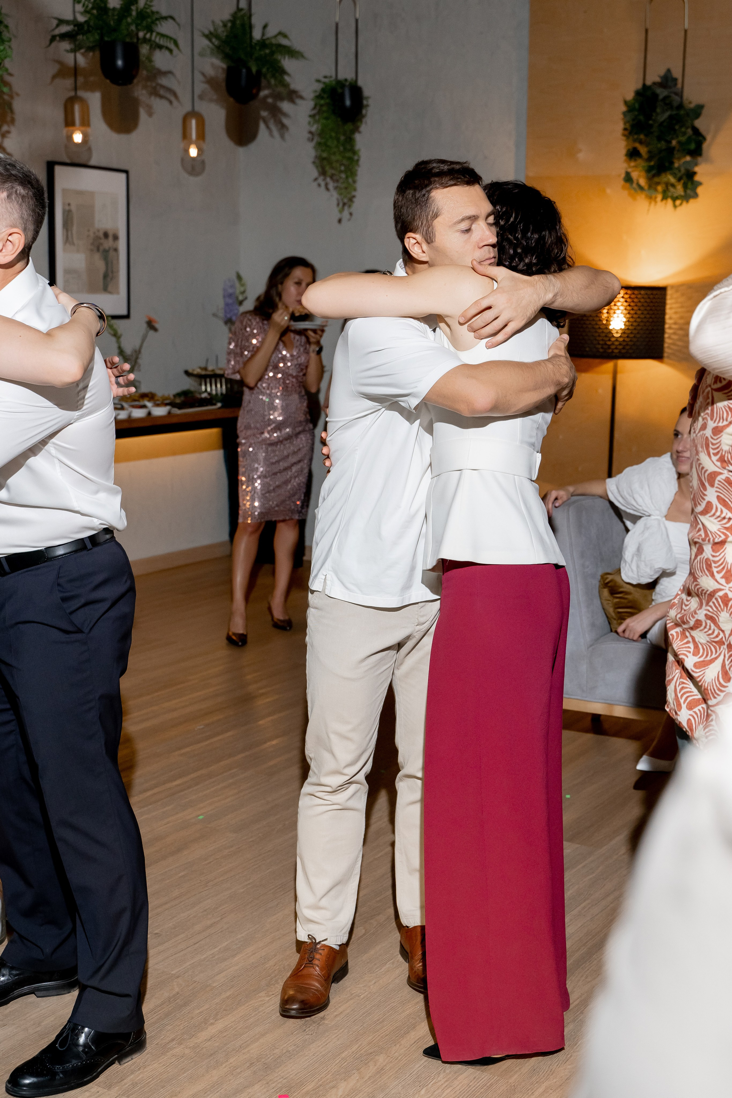 Репортаж мероприятия, репортажная съемка в Москве и Московской области, фотограф на мероприятие, фотосъемка юбилея, репортаж свадьбы, event, фотосессия на фотозоне, фотограф на юбилей, фотограф на день рождения, репортажный фотограф, съемка мероприятия, съемка на фотозоне, фотограф на корпоратив, фотограф на свадьбу, фотограф на детский праздник, фотограф на выпускной. Свадебный репортаж в лофте.