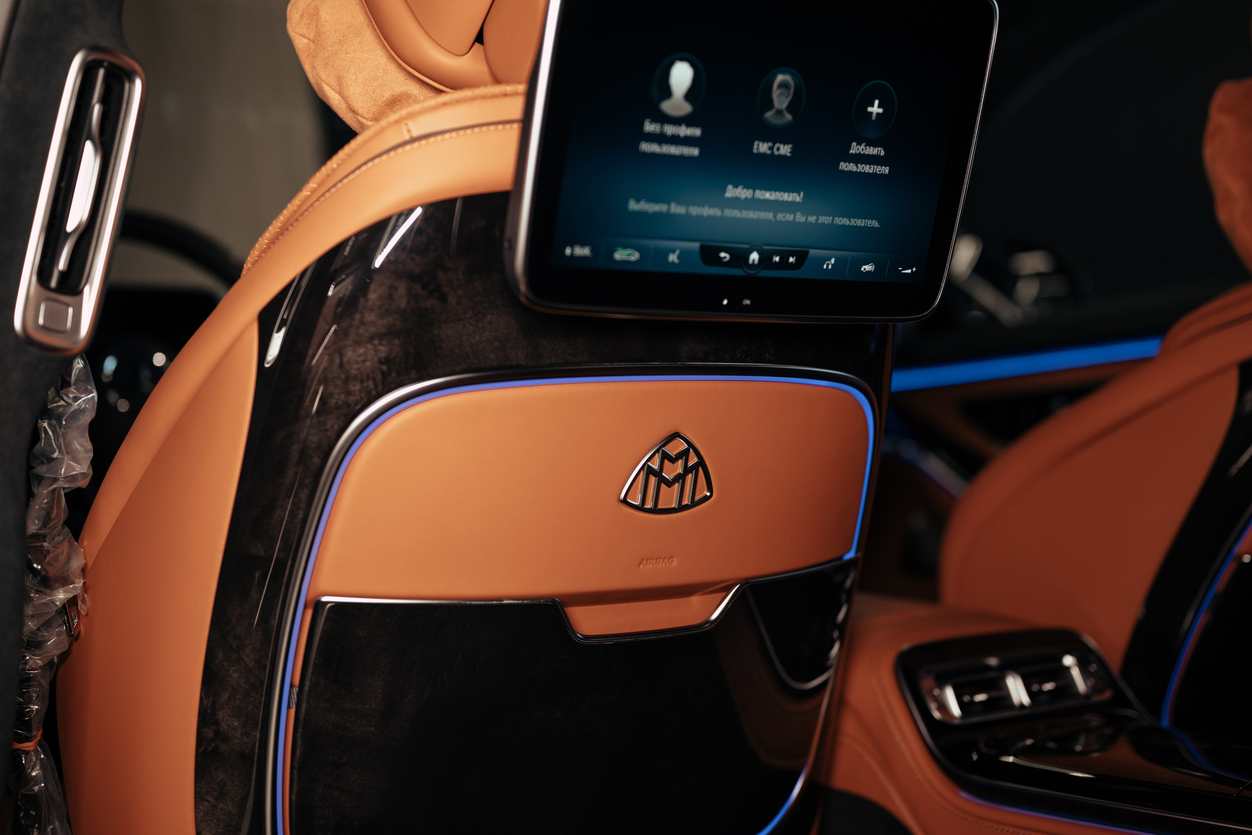 Mercedes Maybach v12 Black. DeLorein