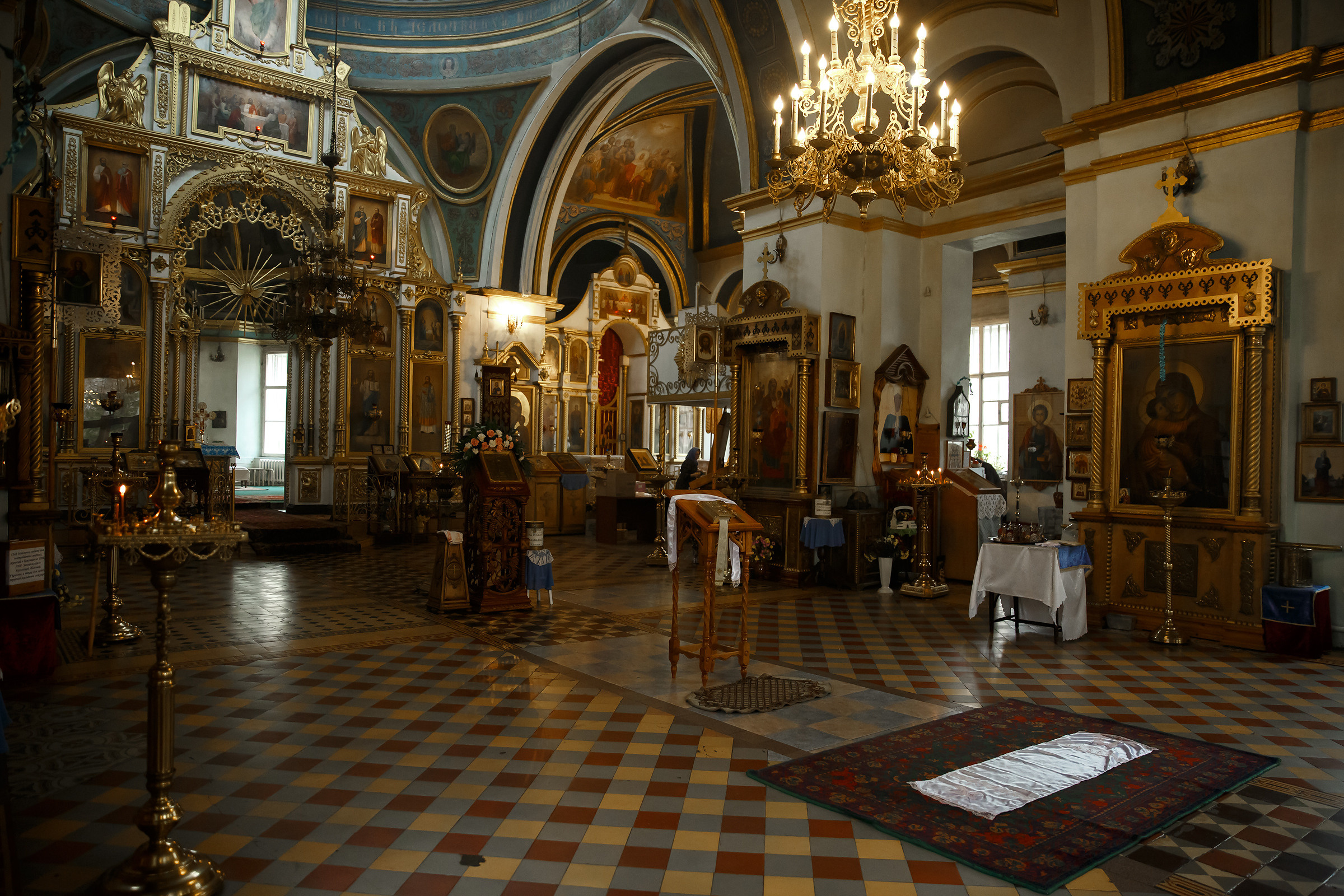 вид внутри храма Казанской Божьей матери