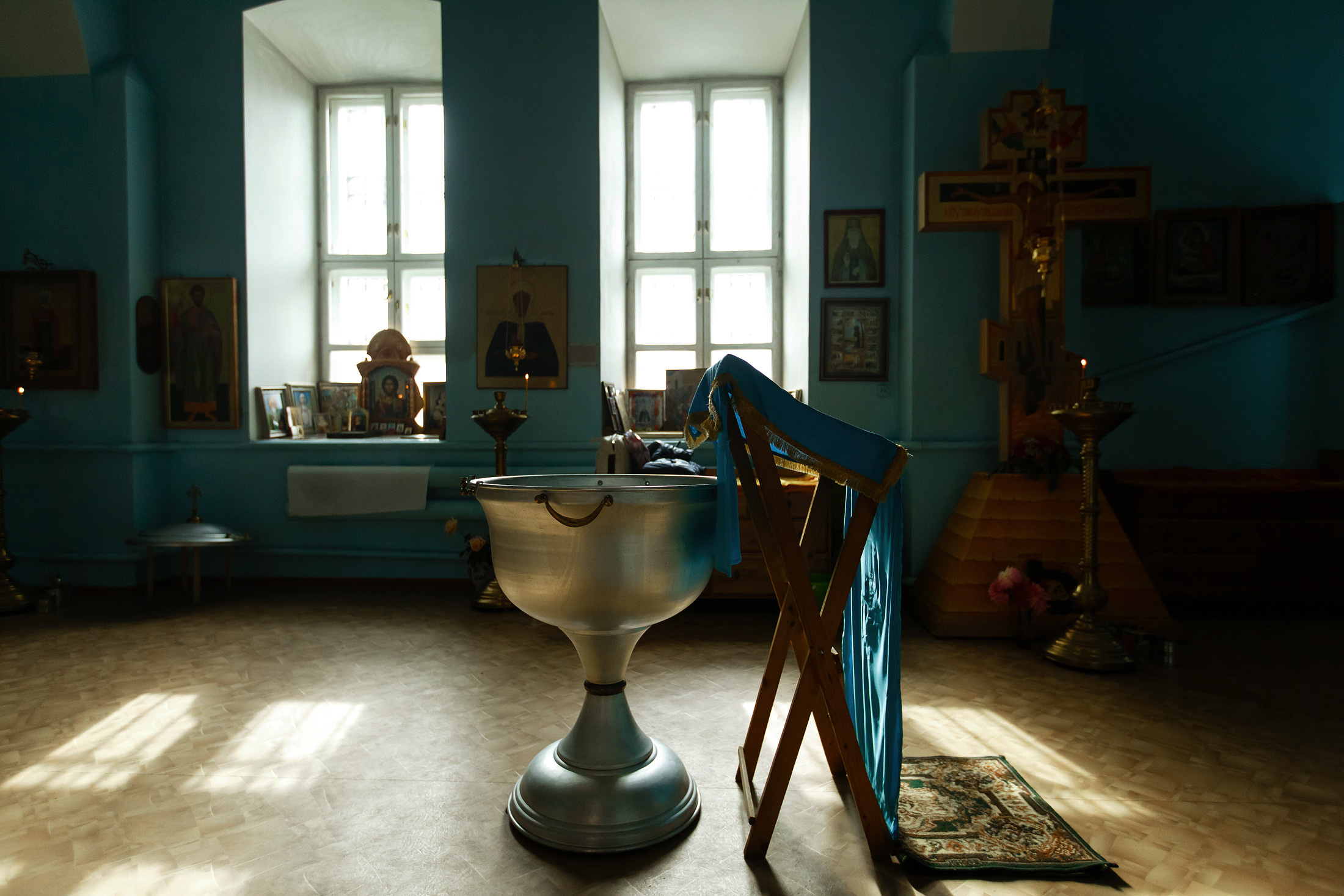 купель-в-храме-перед-крещением