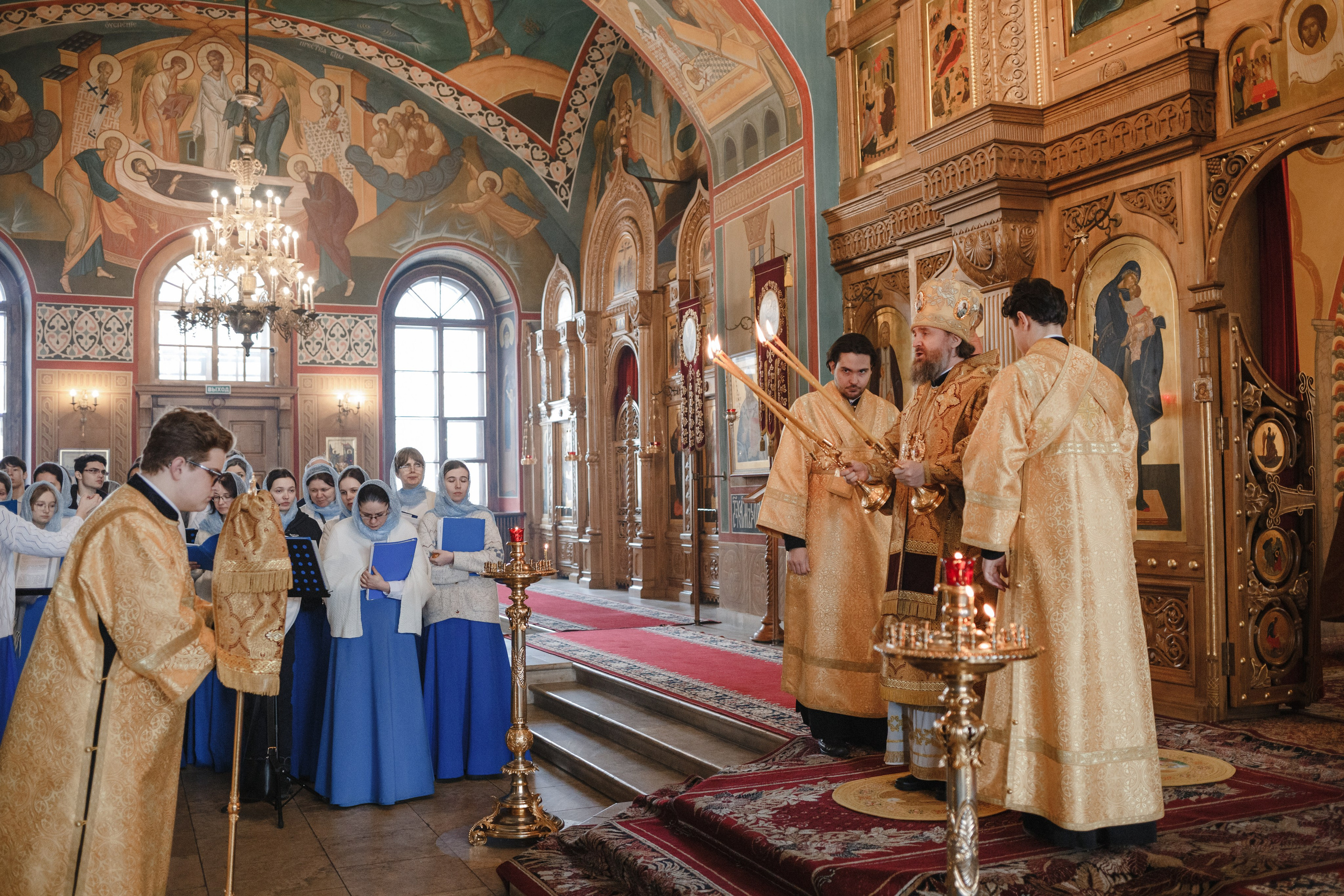 Служба Григория, митрополита, управляющего делами Московской Патриархии. Семейный фотограф Николаева Ольга