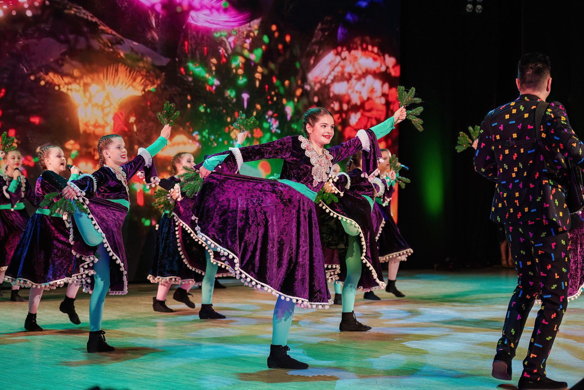 Отчетный концерт Образцового коллектива Алтая театра эстрадной песни «Созвездие». Свадебный и репортажный фотограф Никита Сницарев в Барнауле