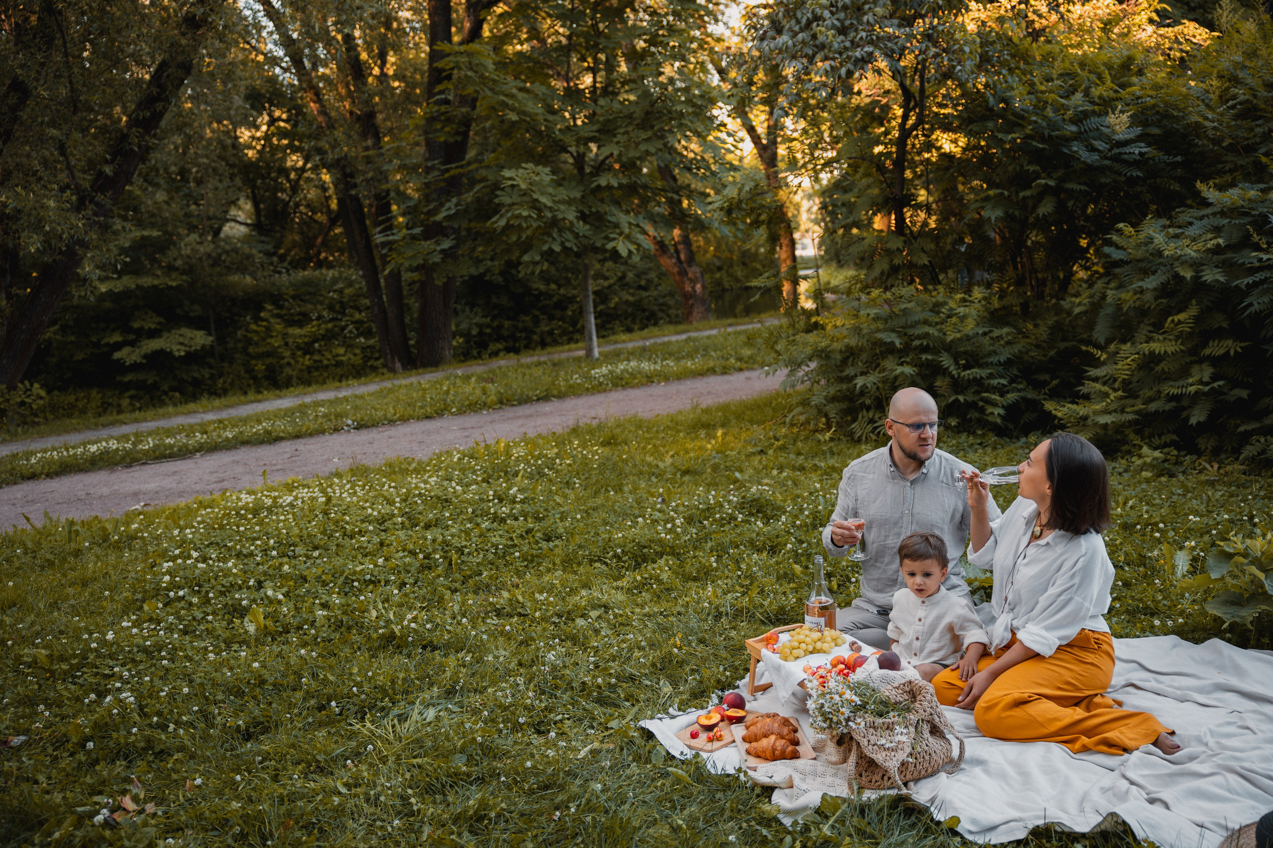 Пикник в парке. Андрей, Катя и Платон. Ваш семейный newborn и lifestyle фотограф в СПБ Наталья Журавлева