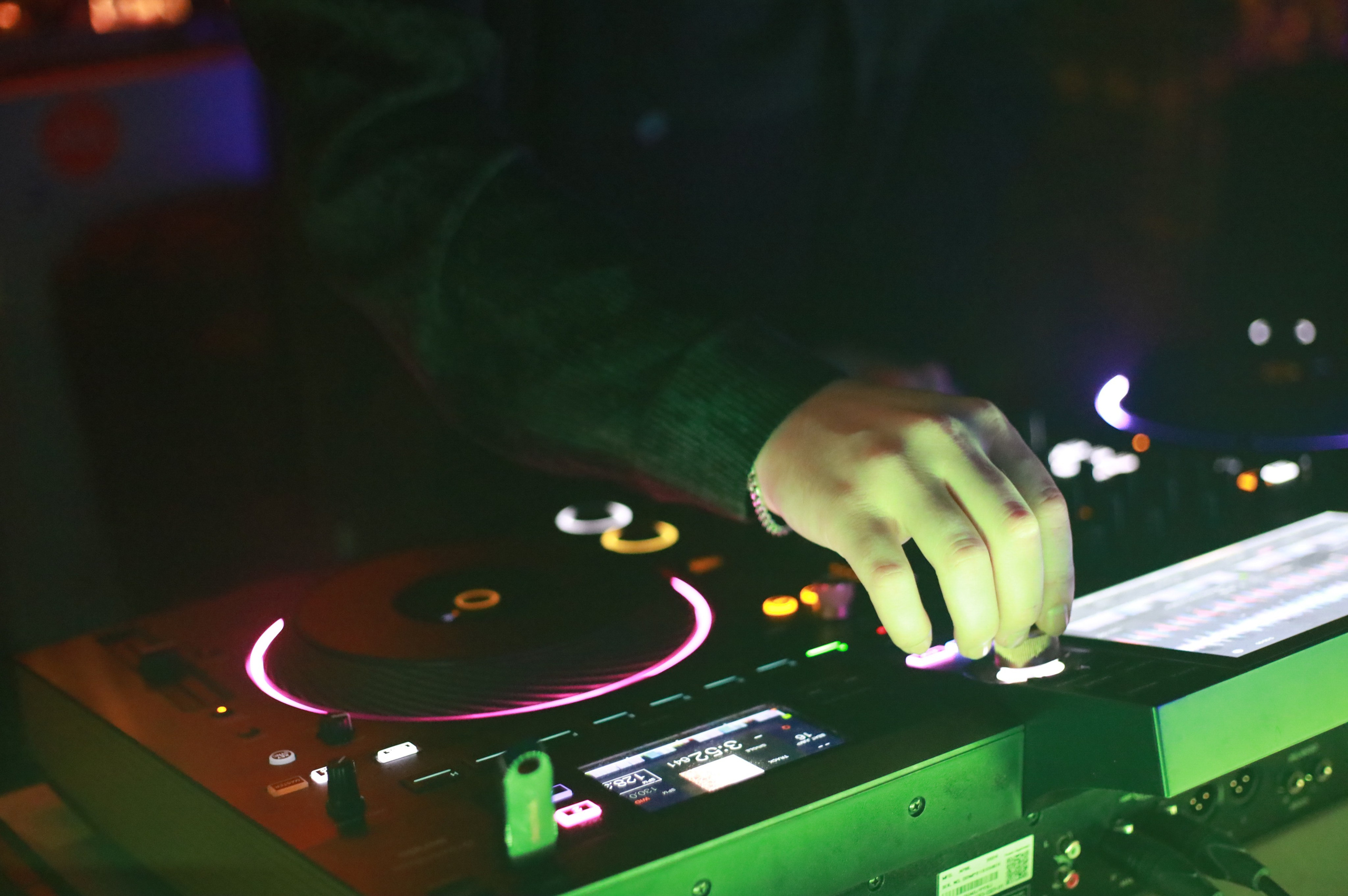 Клуб Резиденция лучшее. Контакты