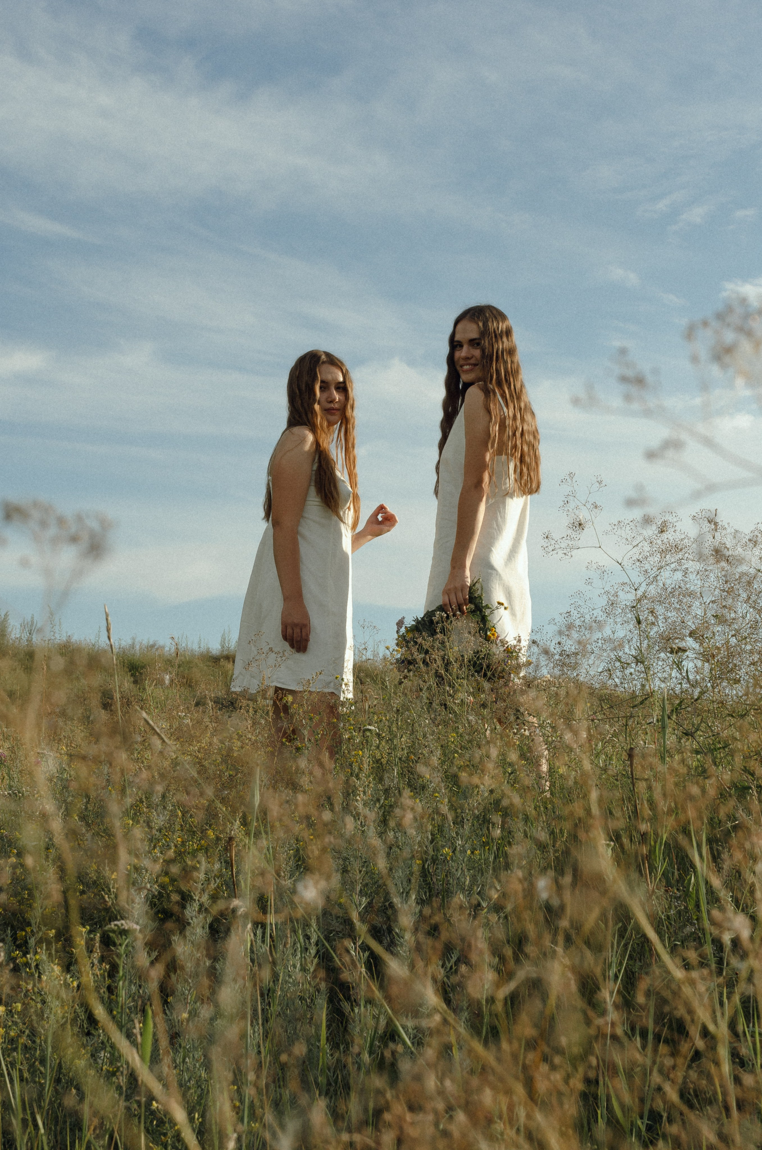 Таня и Инна. Летняя съемка сестер. Семейный фотограф в Барнауле Ирина Ястребова