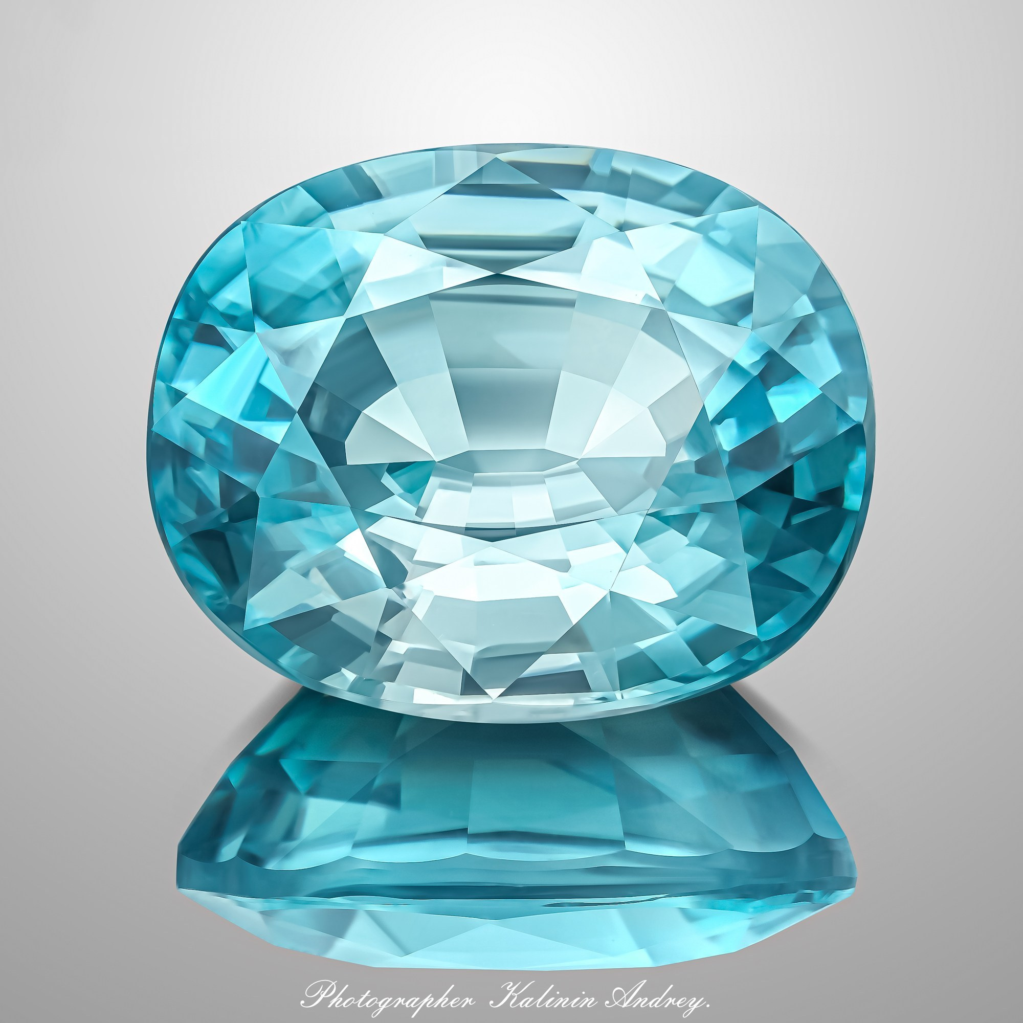 Фотографии в большом разрешении драгоценных камней на продажу купить тел +79 660 031 307. Высококачественная профессиональная рекламная фотосъёмка ювелирных украшений, драгоценных камней в Москве. Обучение, консультация