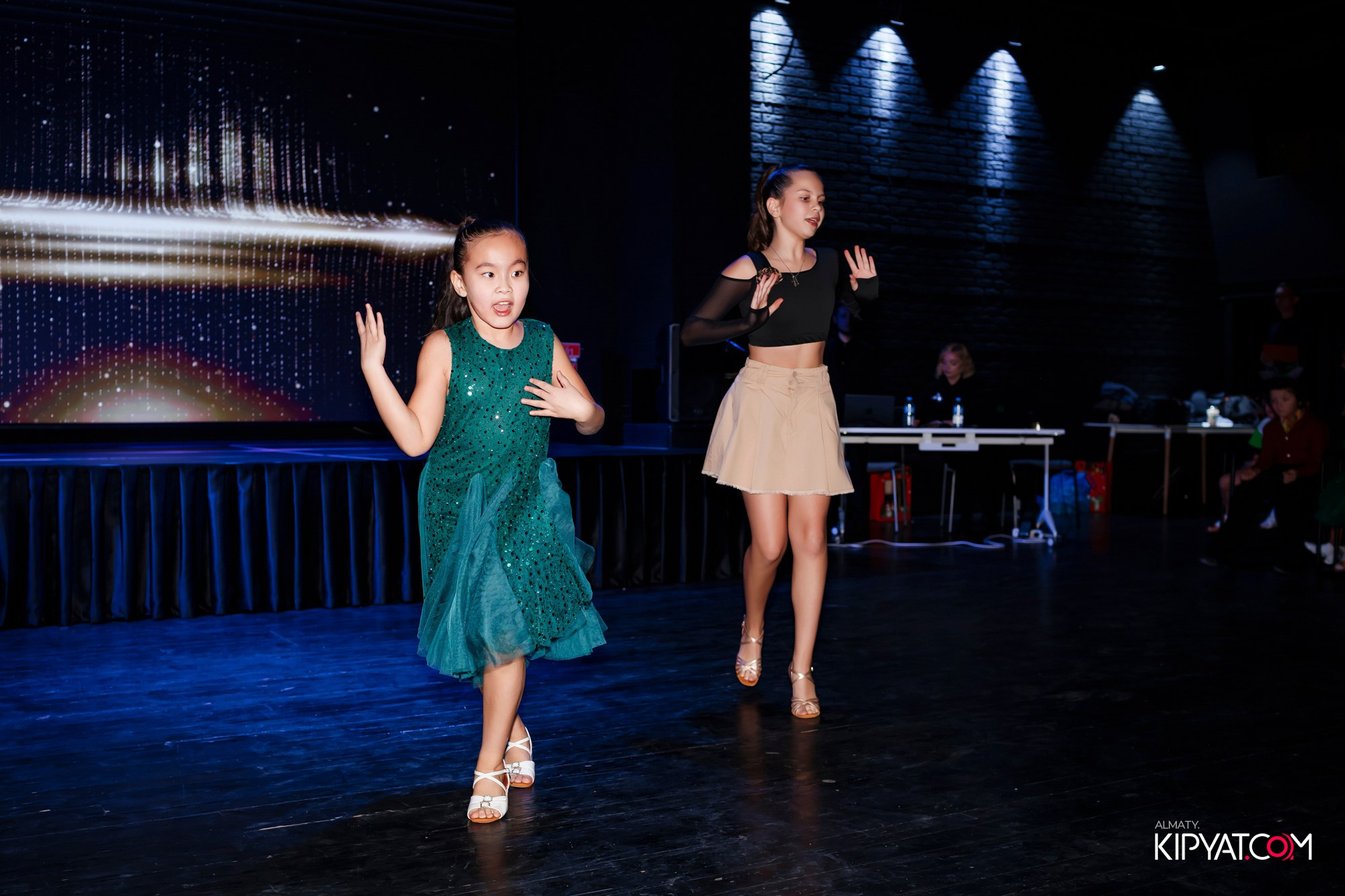 НОВОГОДНИЙ КОНЦЕРТ ШКОЛЫ ТАНЦА TOP DANCE. КИПЯТКОМ АЛМАТЫ! Фотосъемка мероприятий в Алматы