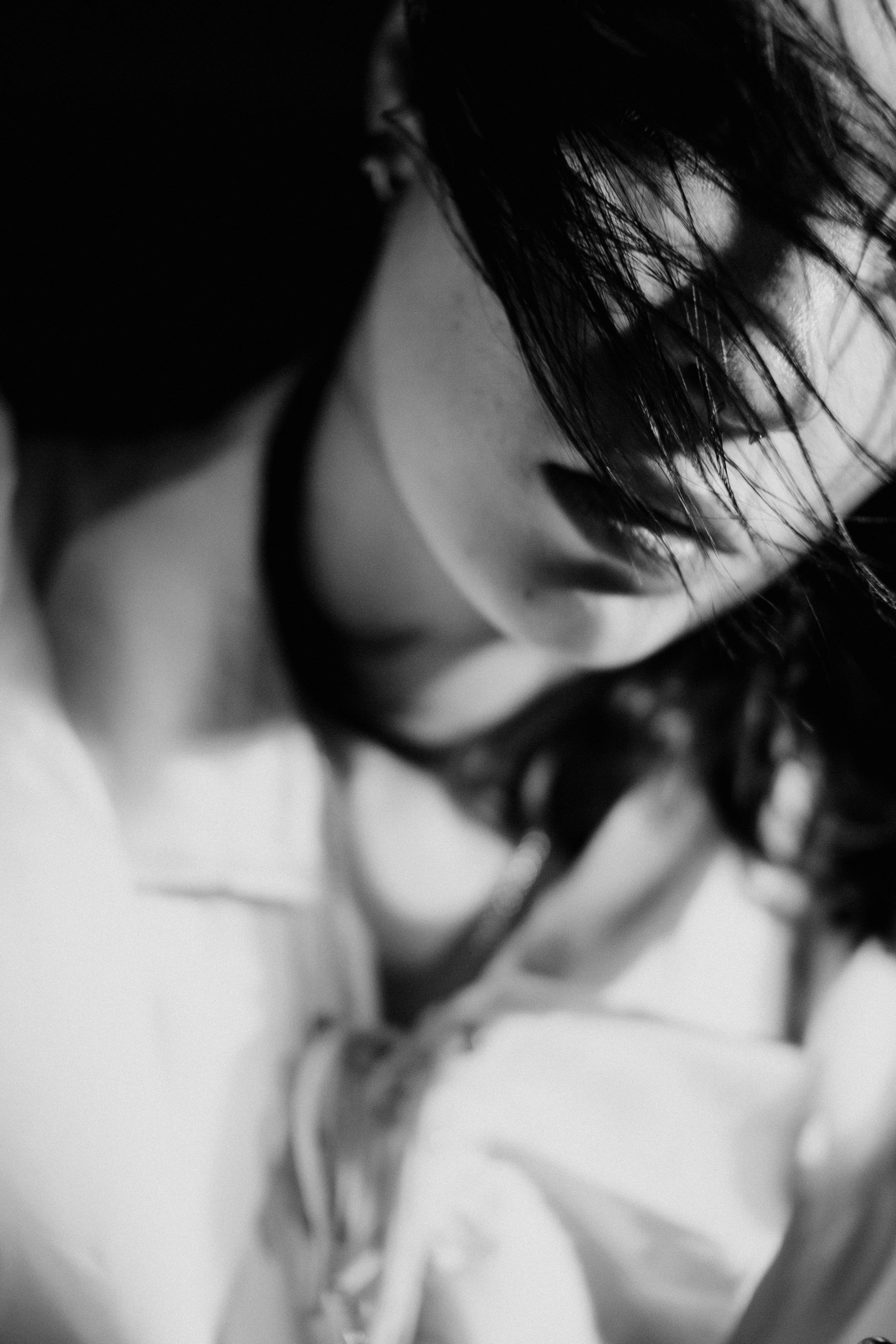 Съёмка у моря с оленьими рогами