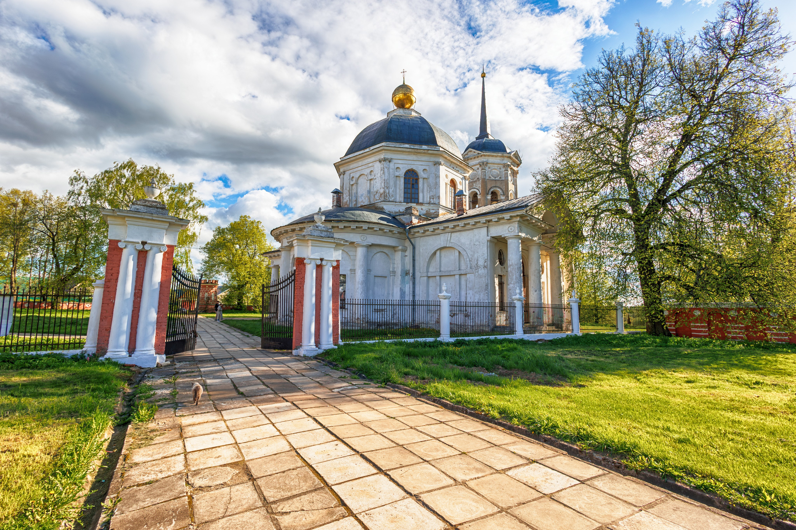 Тайны Яропольца: Усадьба Гончаровых и следы Пушкина. 1000 куполов России, фотопроект Вадима Квятковского и Надежды Ельцовой