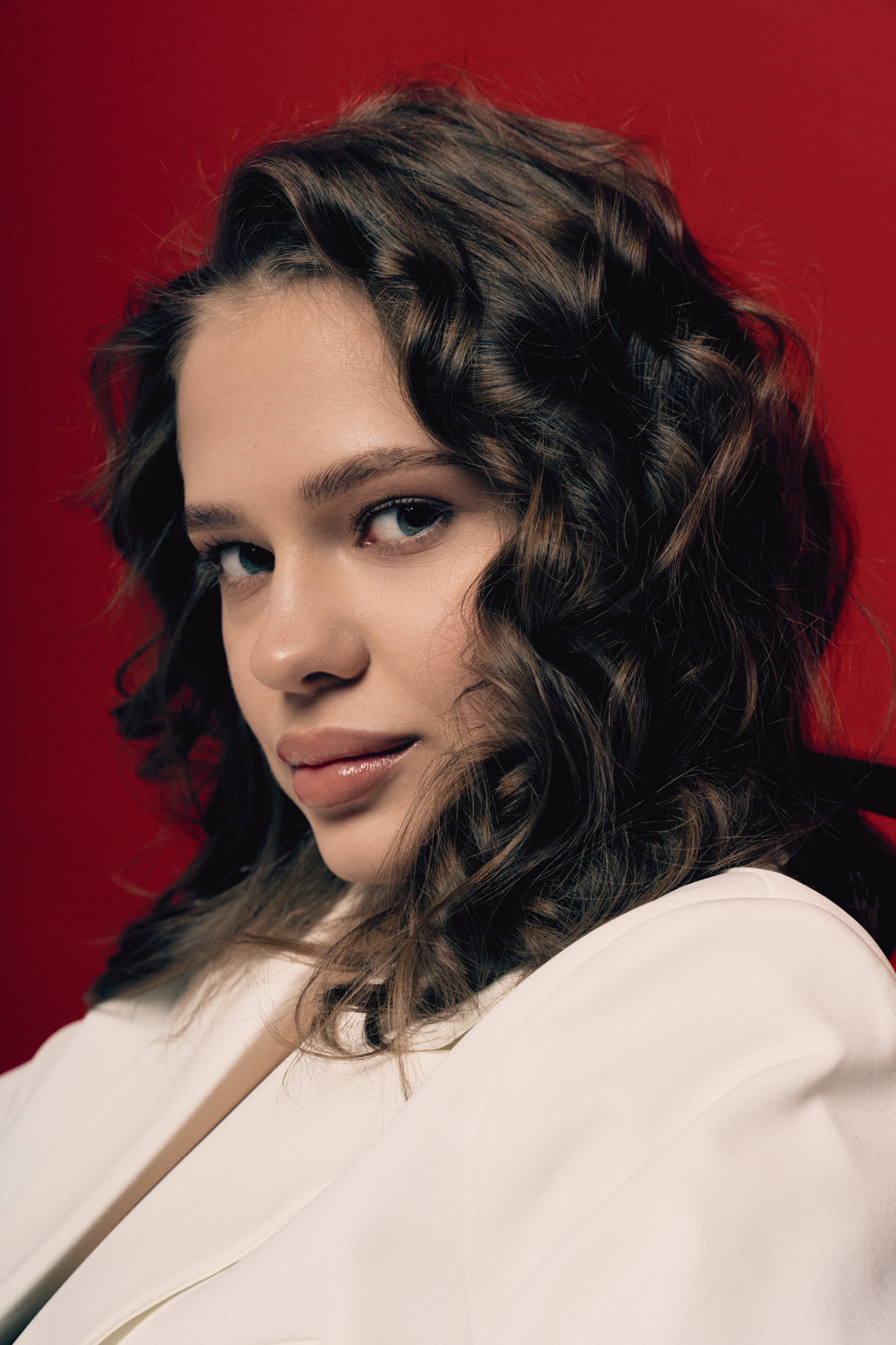 Женский портрет в студии — естественный и искусственный свет. Фотограф в Хабаровске Дмитрий Лемешков