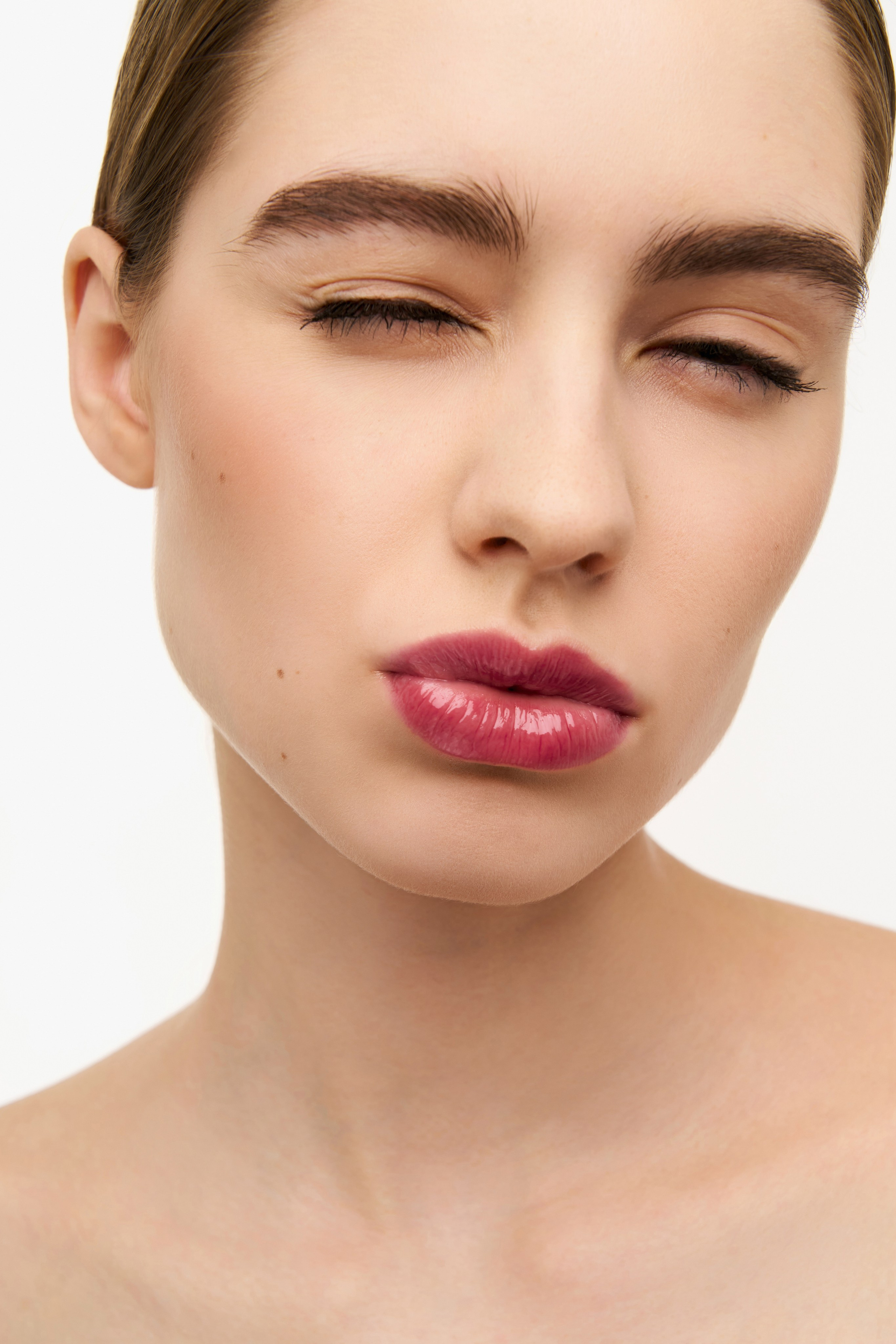 Бьюти. Фотограф для брендов одежды и маркетплейсов в Москве Рита Винтер