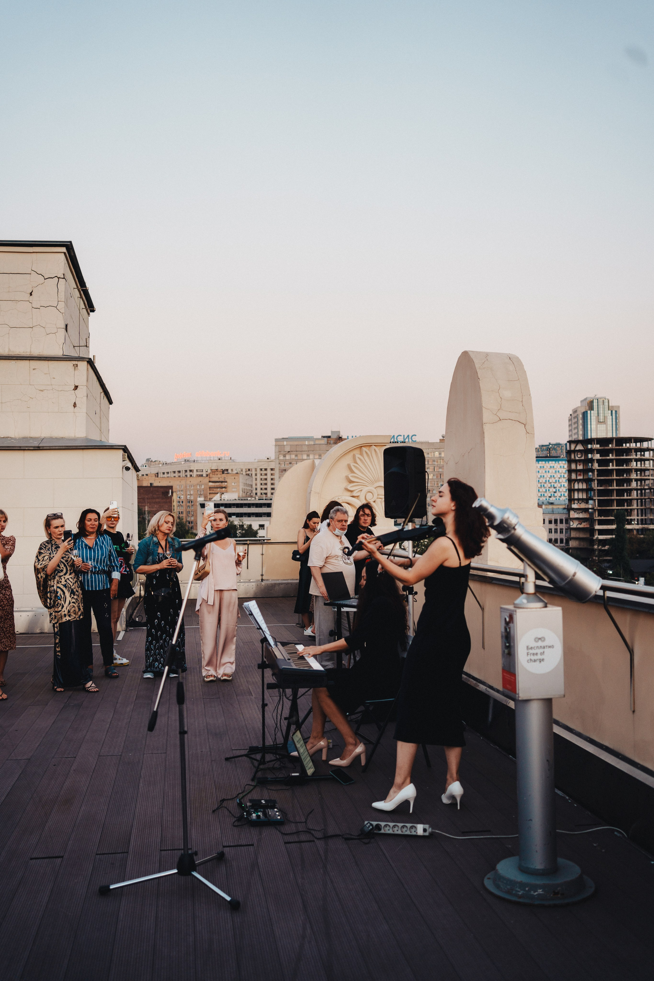 Выставка на крыше Парка Горького. Семейный и детский фотограф и видеограф в Москве, Серпухове и Тарусе Валерия Сорокина