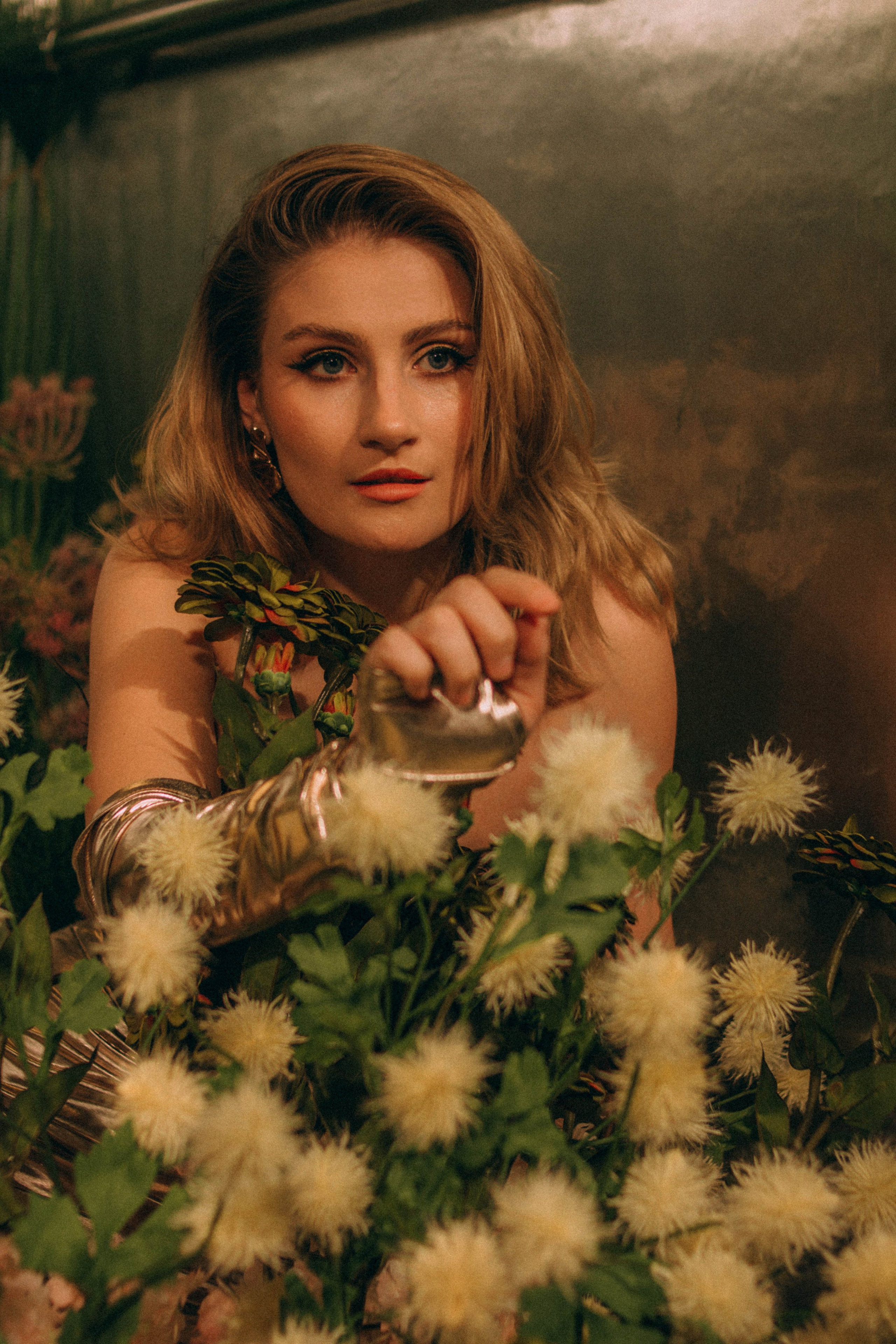 Заросший лифт. Создадим шедевр? Виталина и её фотоискусство