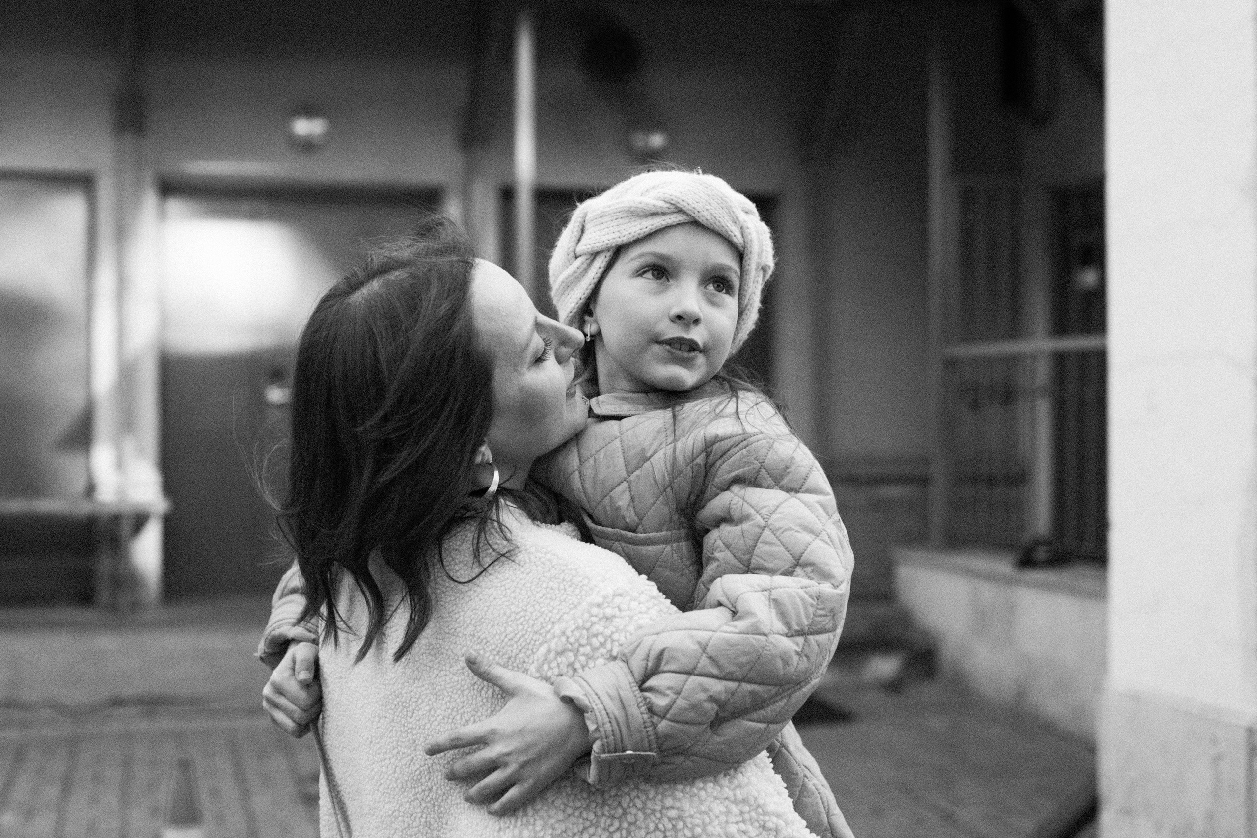 Летняя фотопрогулка мамы и дочки на Васильевском острове. Детский и контент фотограф Надя Волкова Санкт-Петербург